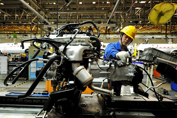 Covid-19 : en Chine, l'industrie manufacturière chute pour le cinquième mois consécutif