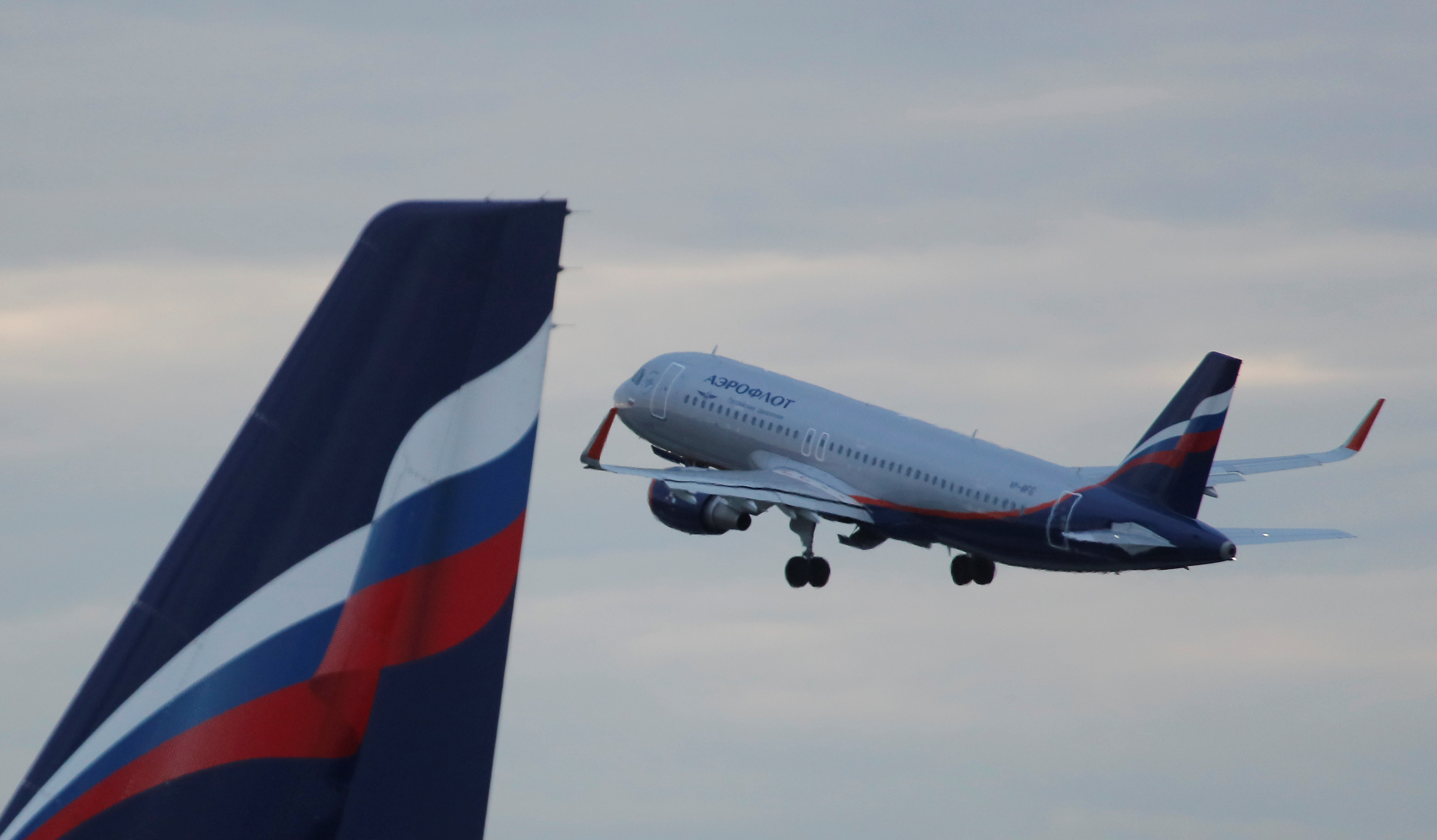 Ukraine : les sanctions occidentales cherchent à clouer au sol l'aviation commerciale russe