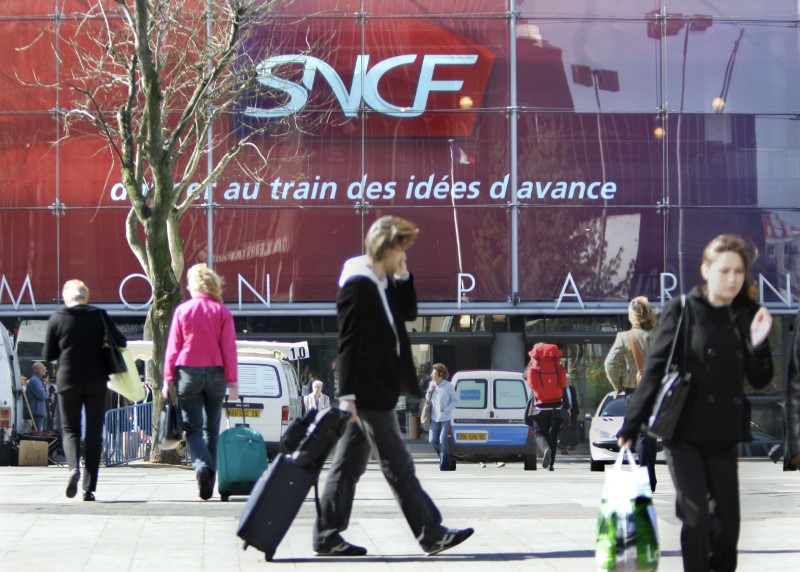 Face aux intempéries, la SNCF sort le portefeuille pour les voyageurs les plus touchés