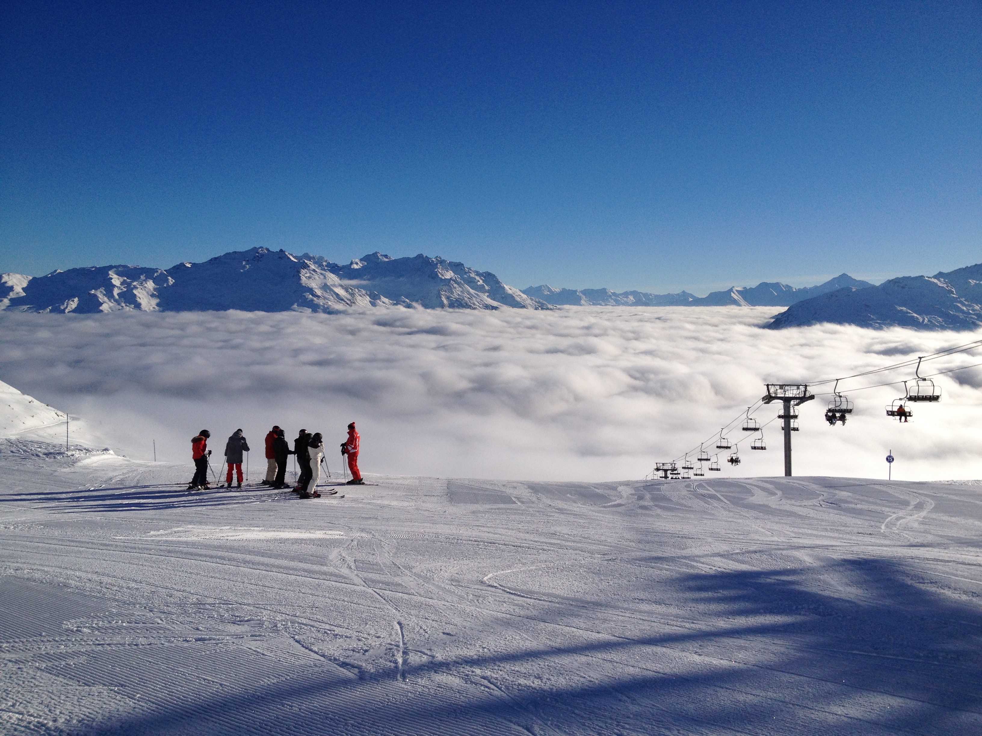 Premier hiver sans restrictions sanitaires : les stations de ski résistent (pour l'instant) face à l'inflation