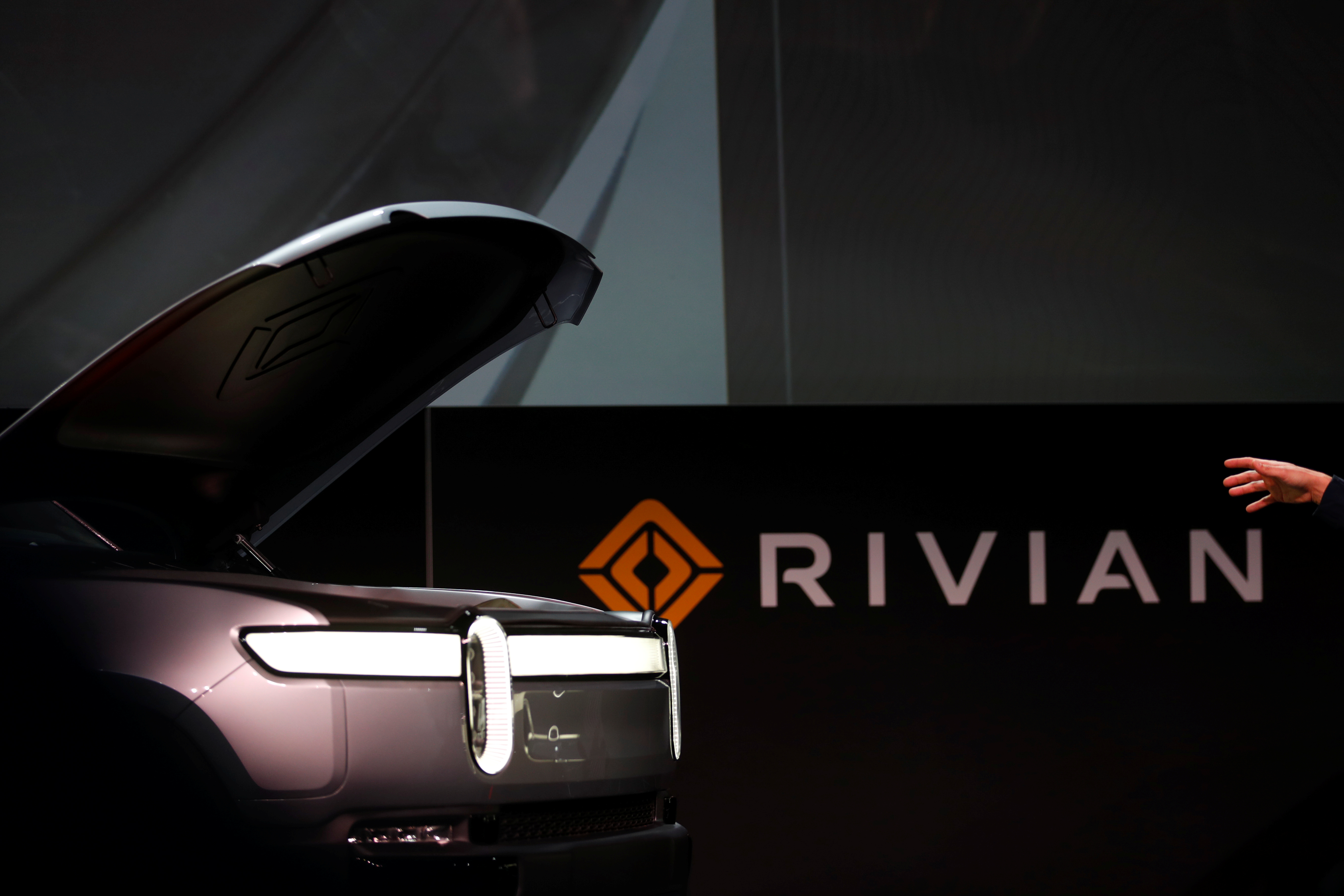 Rivian, le rival de Tesla, fait une entrée en fanfare à Wall Street