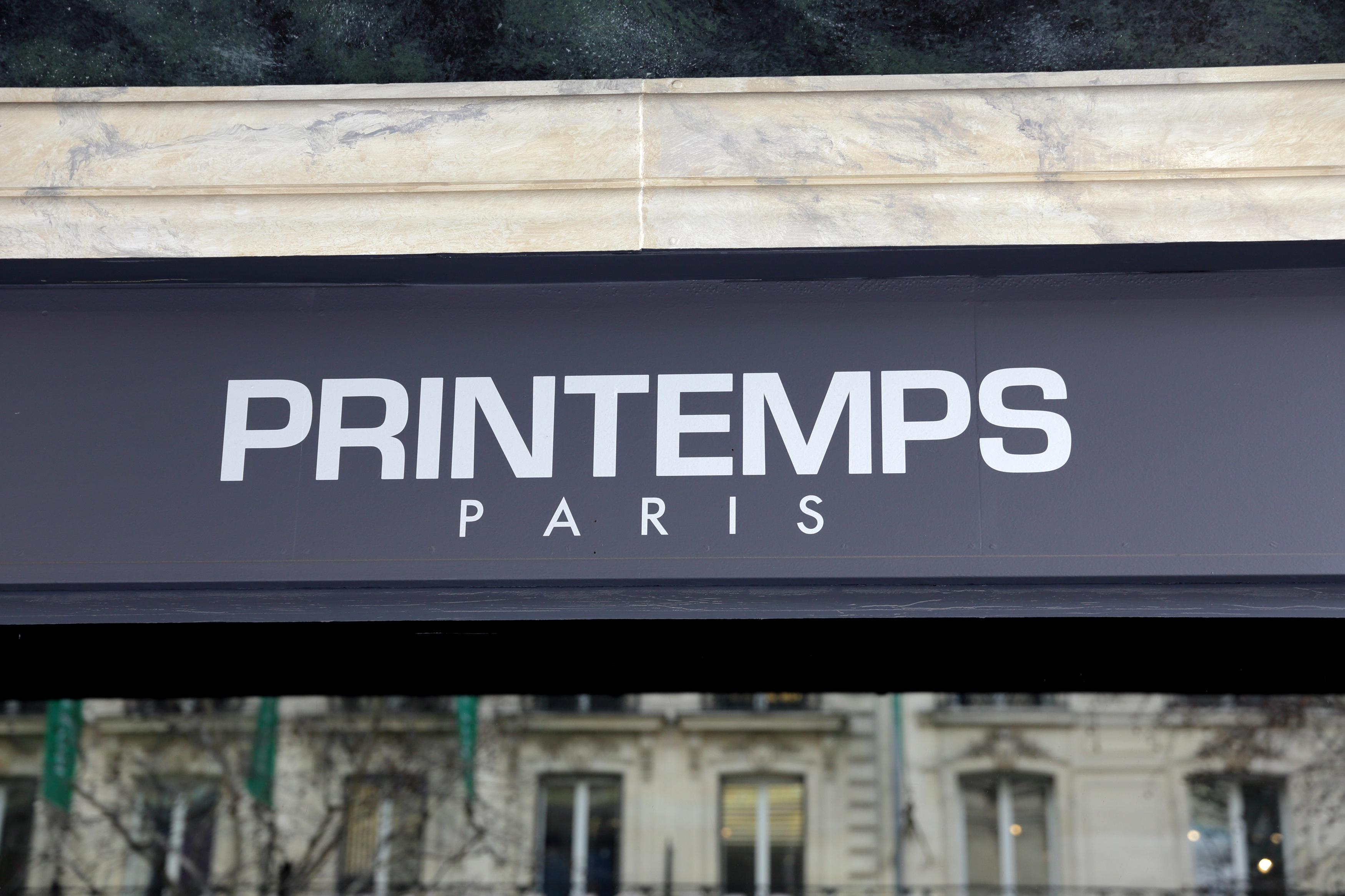Le groupe Printemps va fermer sept magasins en France