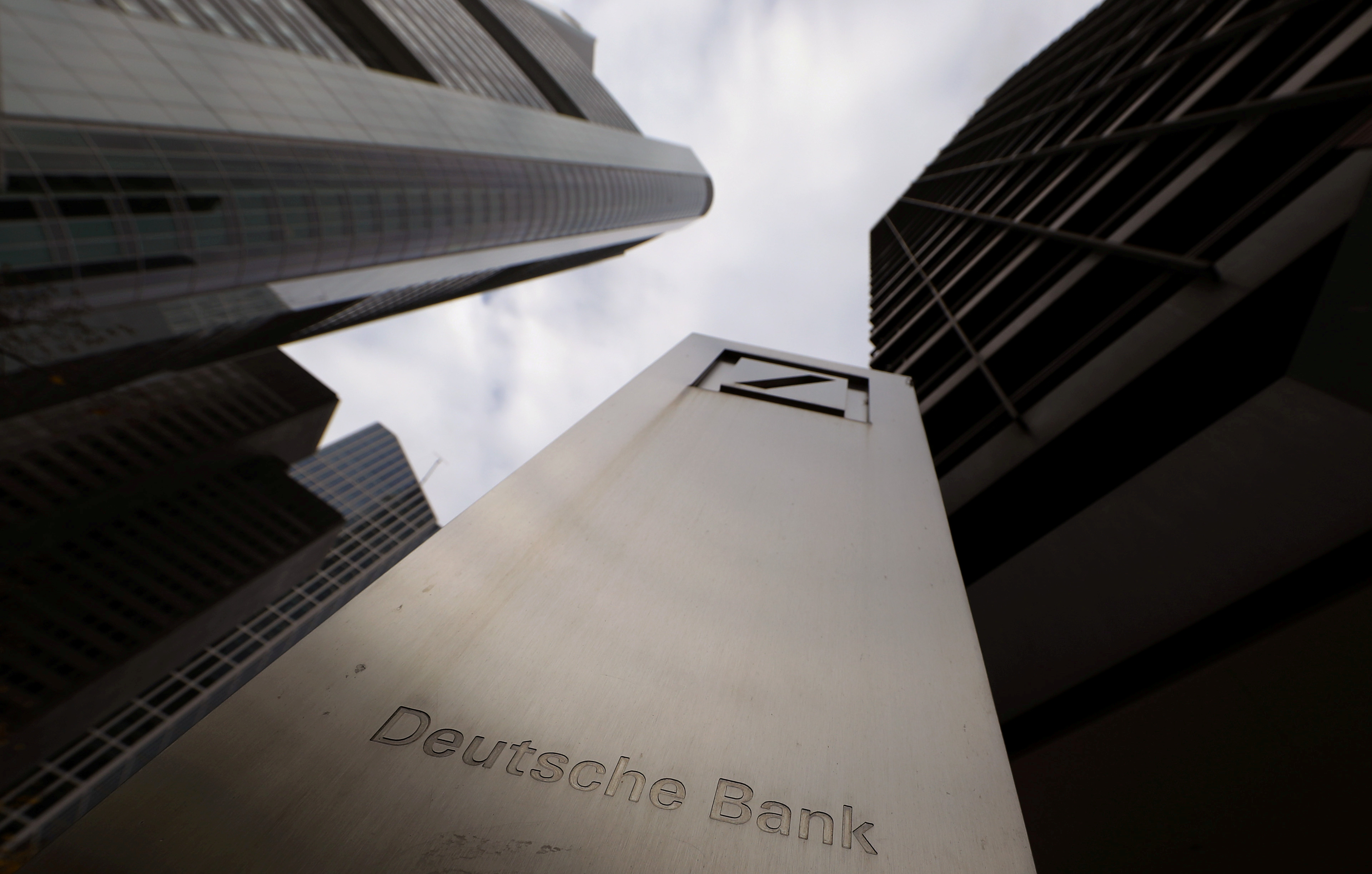 Banques (Deutsche Bank, JP Morgan...) : 2.000 milliards de dollars de transactions suspectes