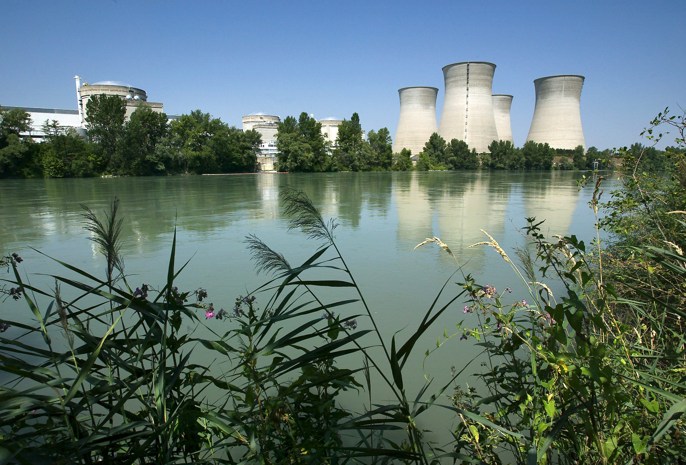 Nucléaire : la Ville et la Métropole de Lyon s'opposent au scénario de nouveaux EPR à la centrale du Bugey dans l'Ain