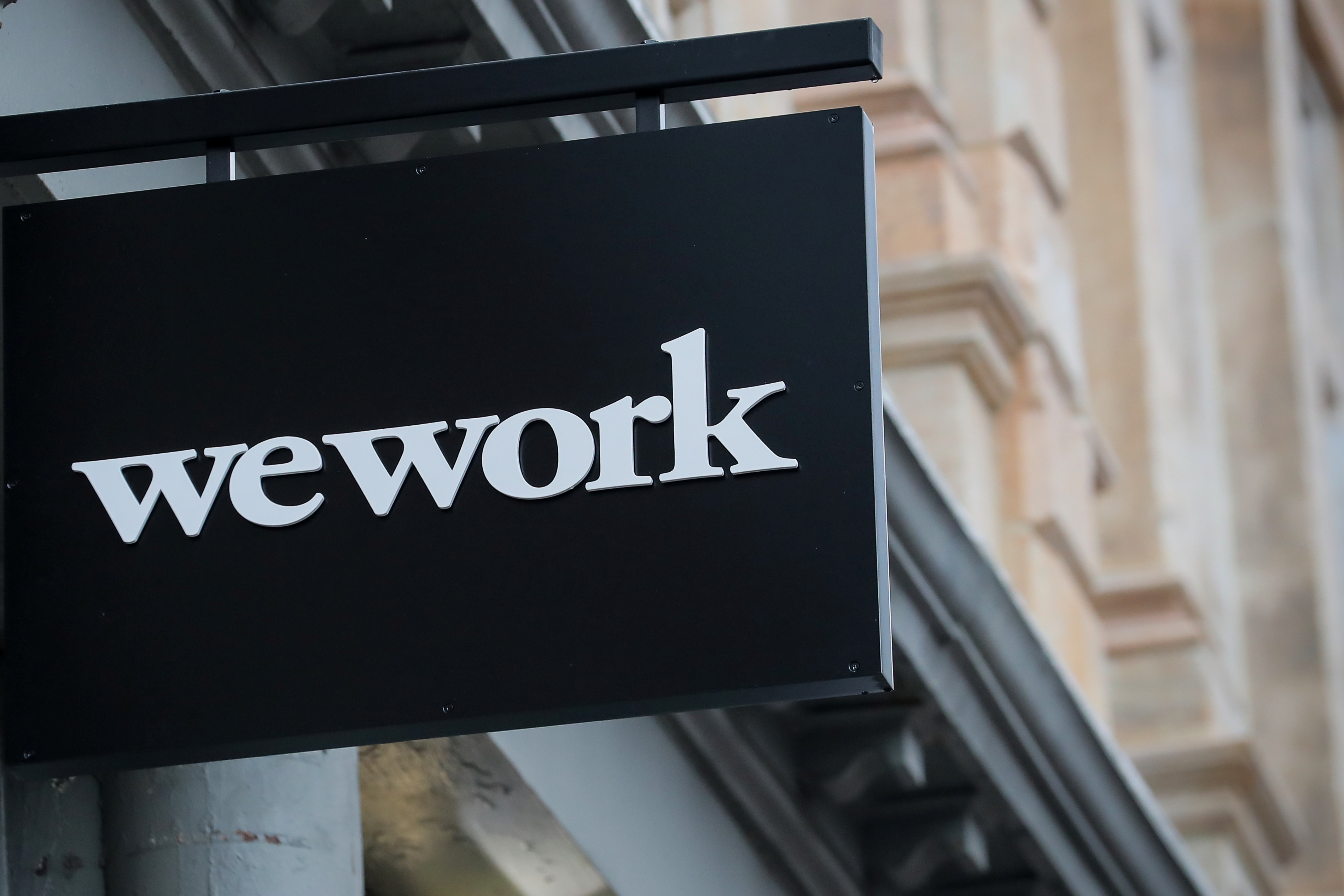 Le géant américain du coworking WeWork va fermer près de la moitié de ses sites en France