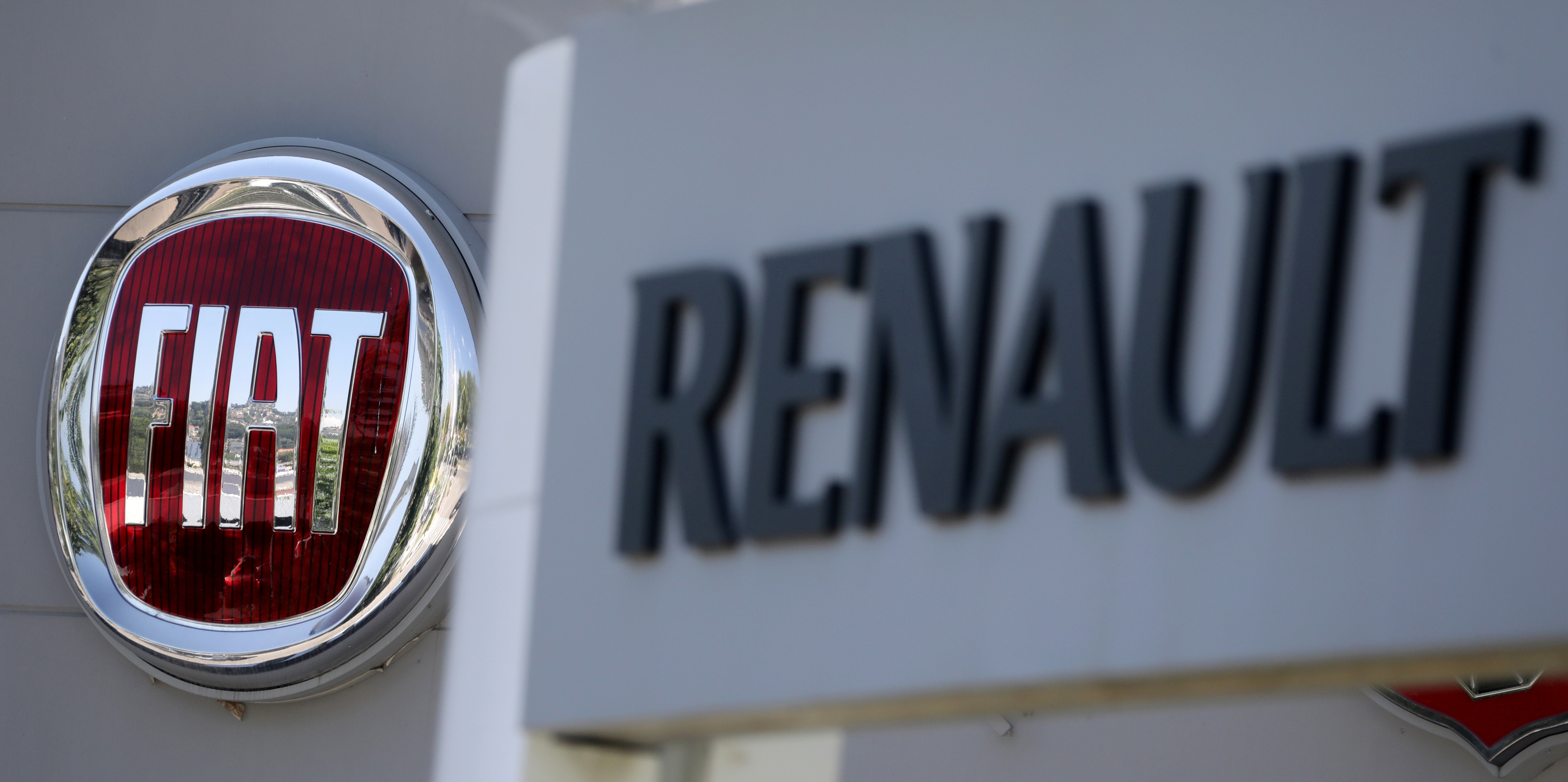 Renault-Fiat: le marché plébiscite toujours le projet de fusion