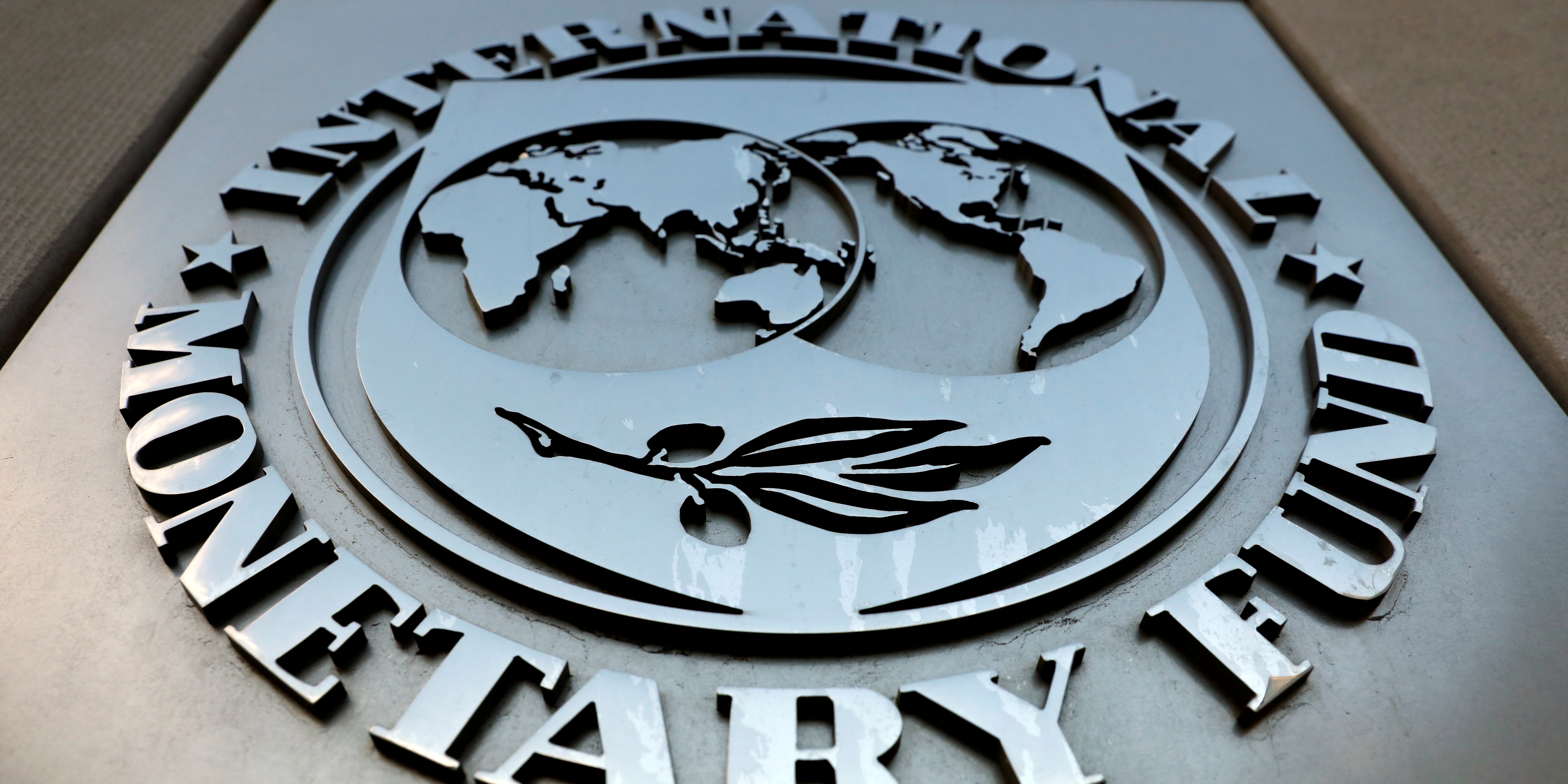 Taxes douanières, baisse des taux : le FMI critique ouvertement les choix de Trump