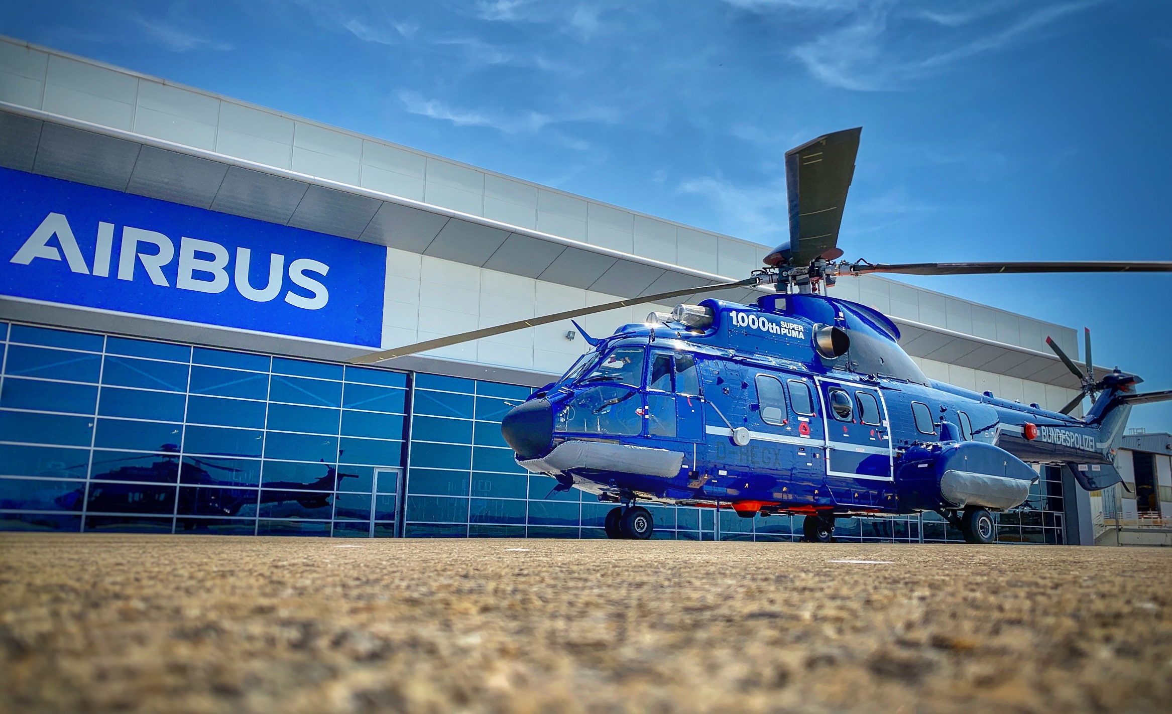 hanger postkantoor Straat Airbus Helicopters livre son 1.000e Super Puma