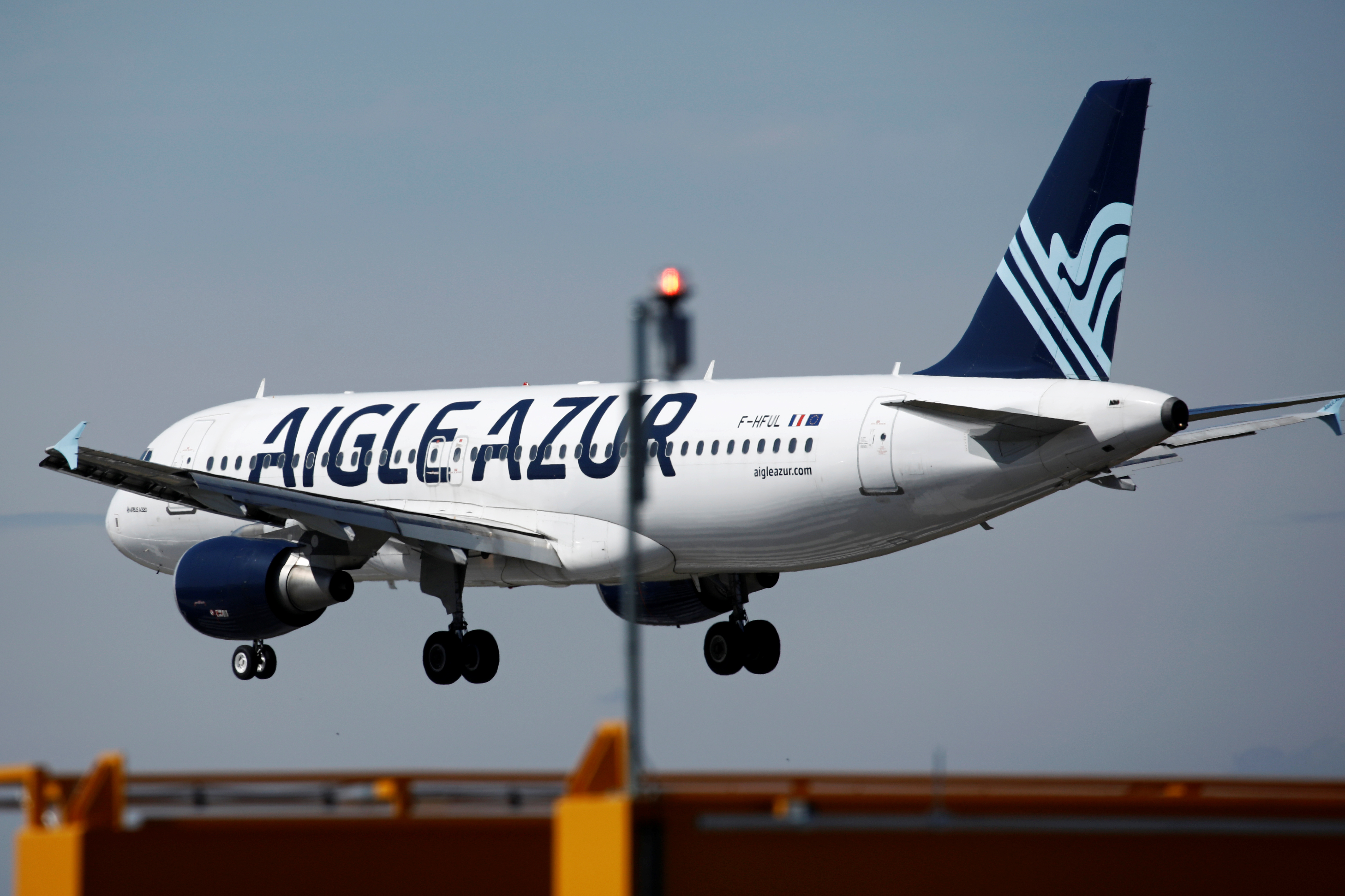 Reprise d'Aigle Azur : Guérin se retire, Air France et Dubreuil font une offre combinée