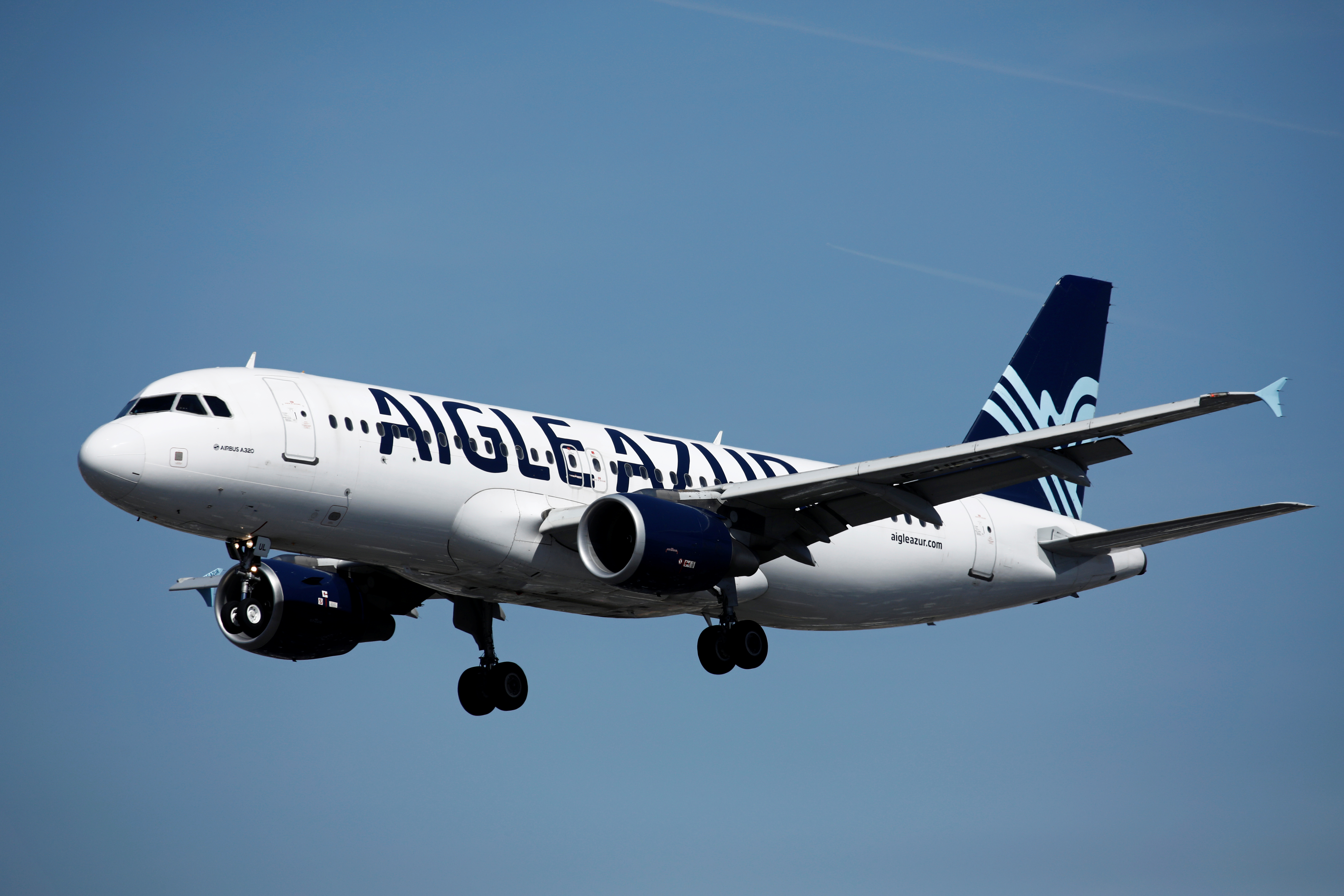 Aigle Azur : Air France et Dubreuil se retirent, Guérin revient....