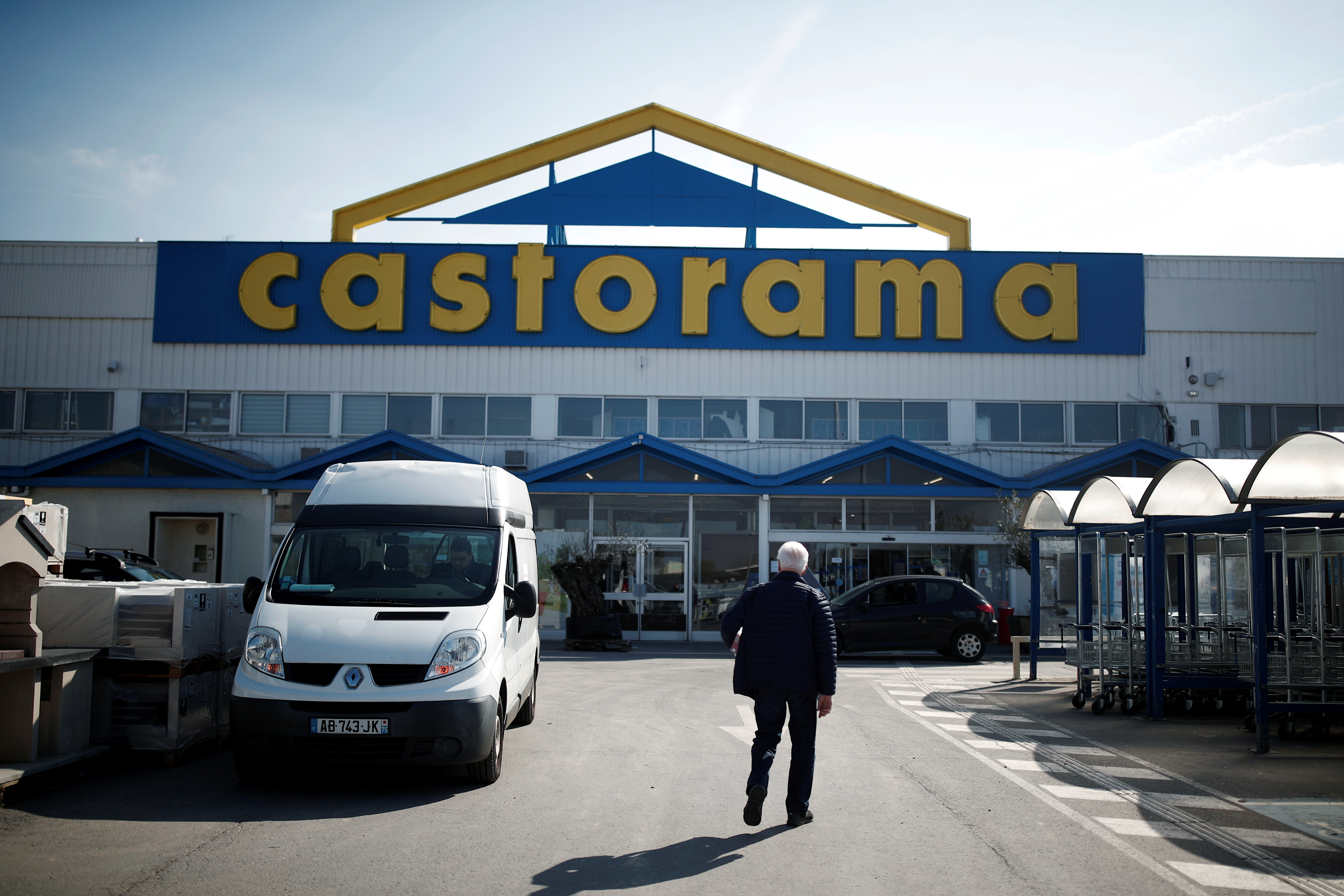 Castorama et Brico Dépot obtiennent un prêt de 600M EUR garanti par l'Etat
