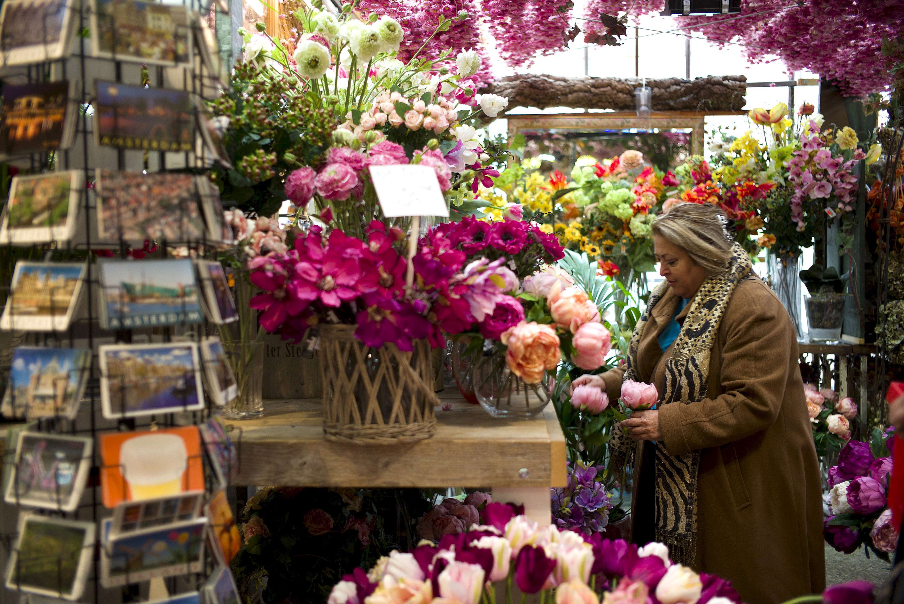 Noël: la vente de sapins possible dès vendredi pour les fleuristes, annonce Julien Denormandie