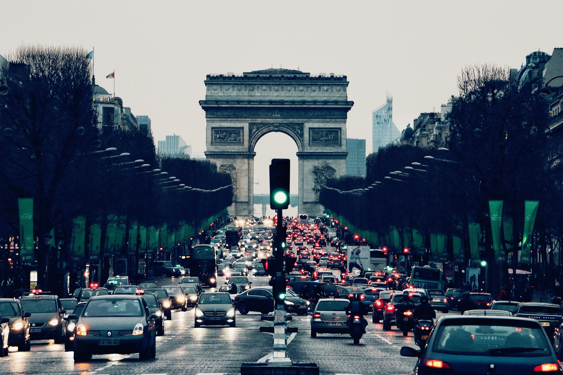 SUV à Paris : Anne Hidalgo propose de tripler les tarifs de stationnement