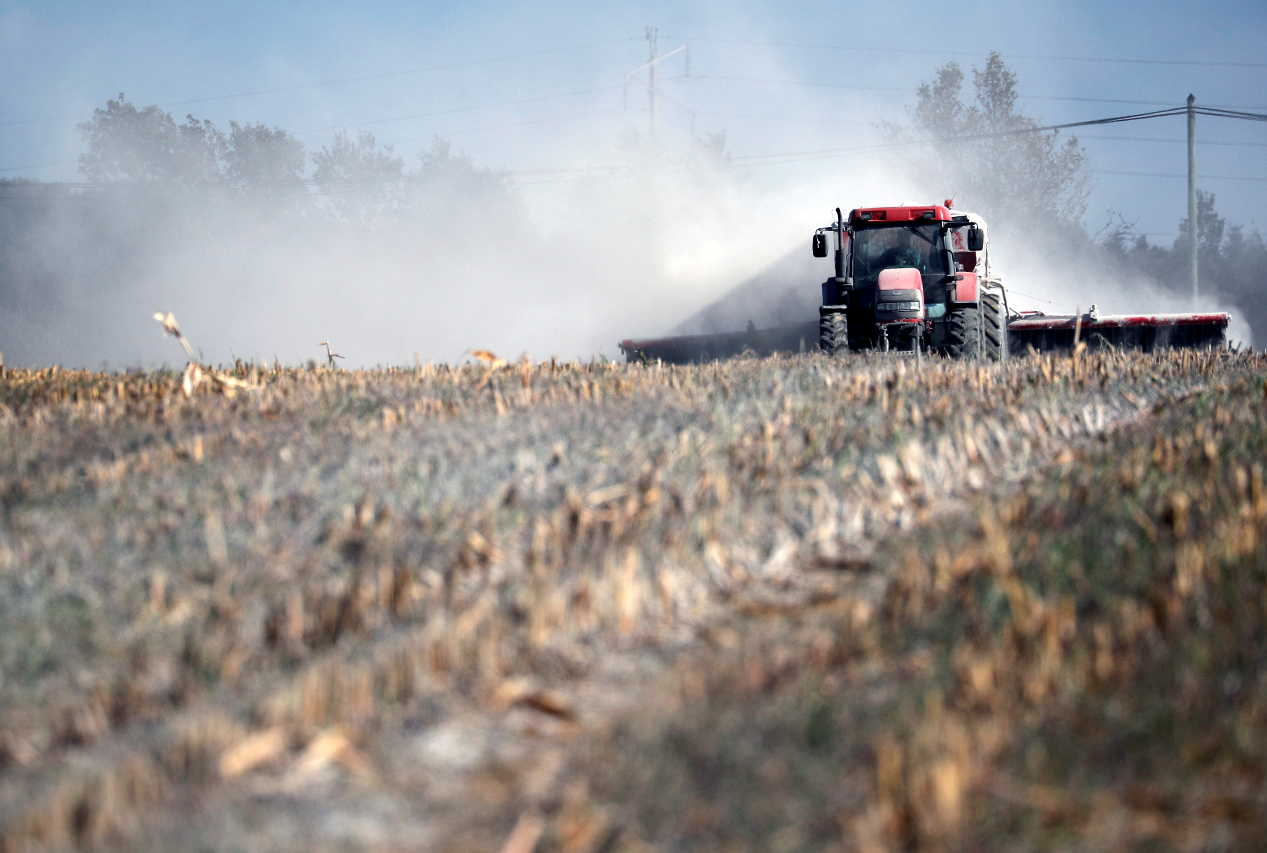 Pesticides: Bruxelles maintient l'objectif d'une réduction de moitié en 2030