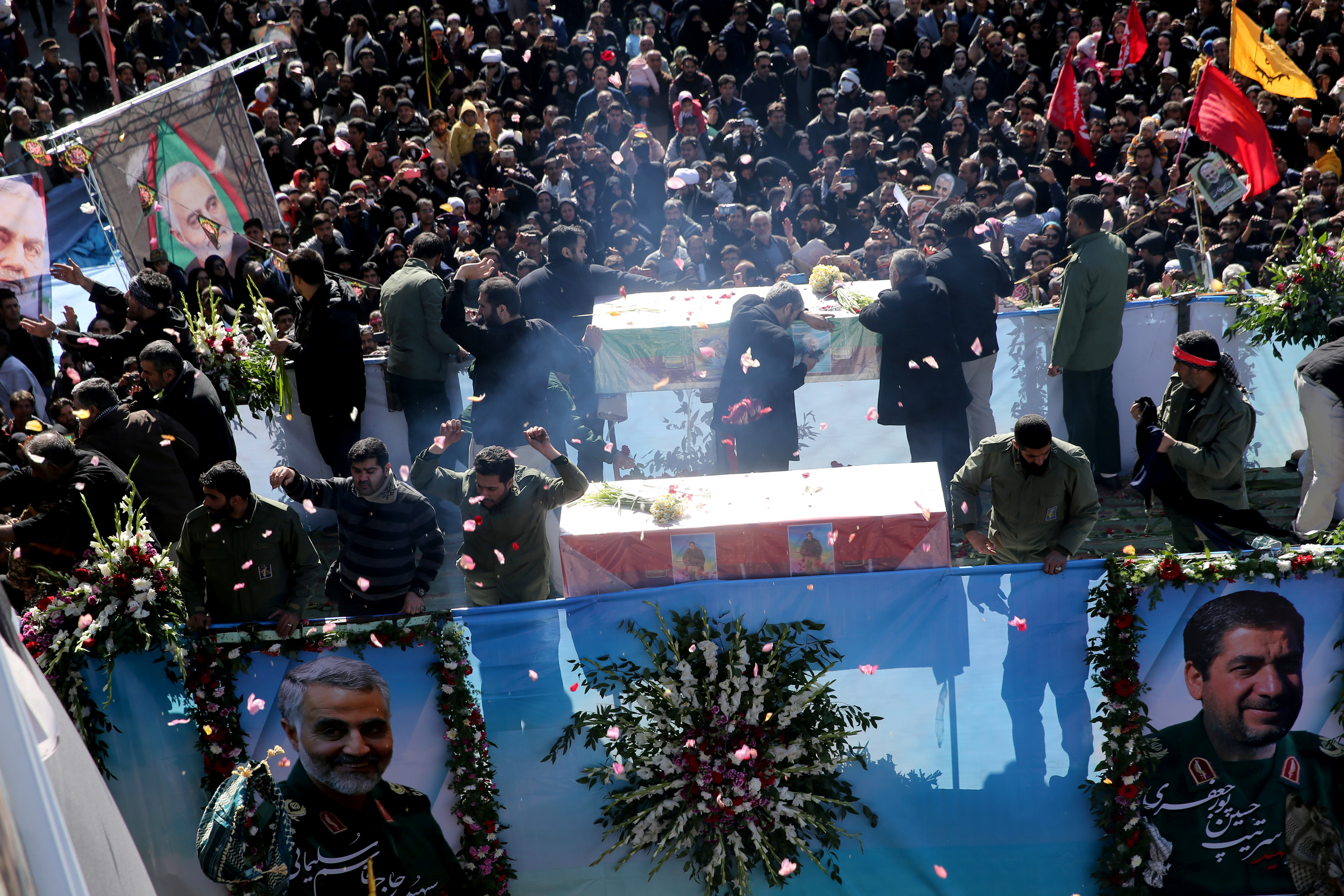 Au moins 50 morts aux funérailles du puissant général iranien Soleimani