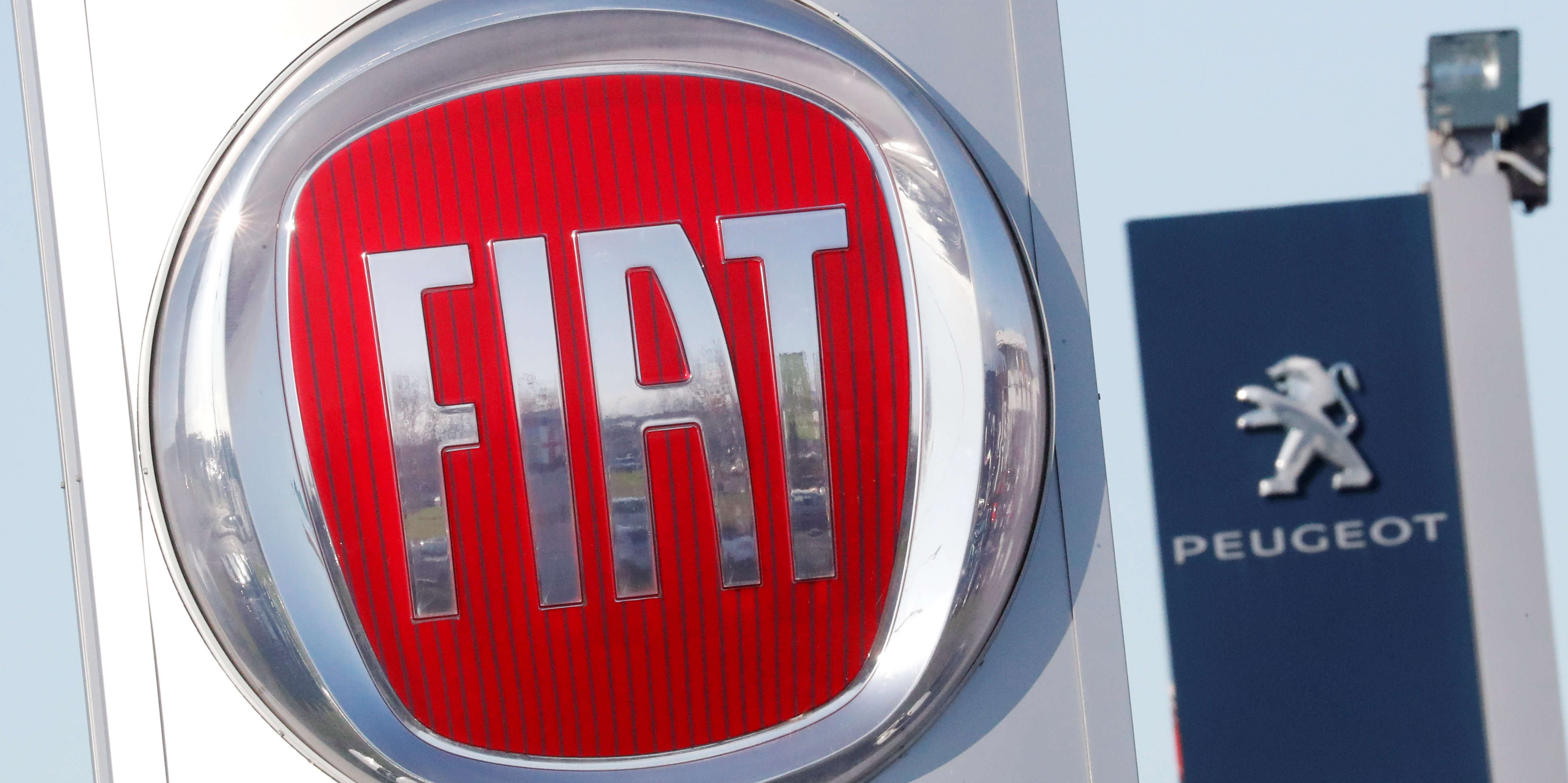 Fusion Fiat-PSA: la famille Peugeot veut augmenter sa participation de 2,5%