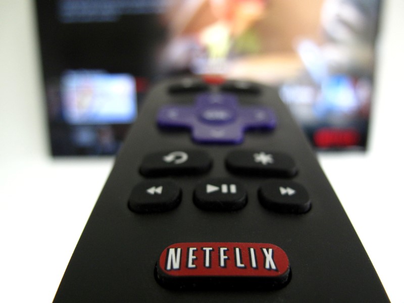 Netflix dépasse les 200 millions d'abonnés mais garde la tête froide pour affronter 2021