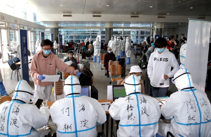 DIRECT Coronavirus : le confinement de la ville-épicentre de Wuhan bientôt levé