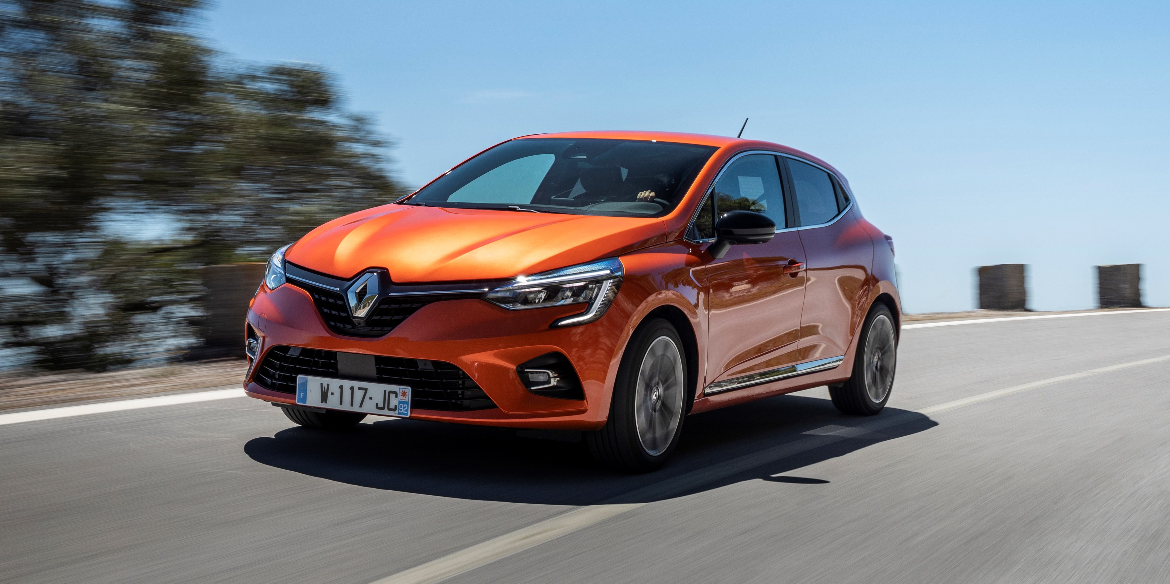 Renault, Peugeot: les relances de Clio et 208 gravement menacées par la crise du Covid