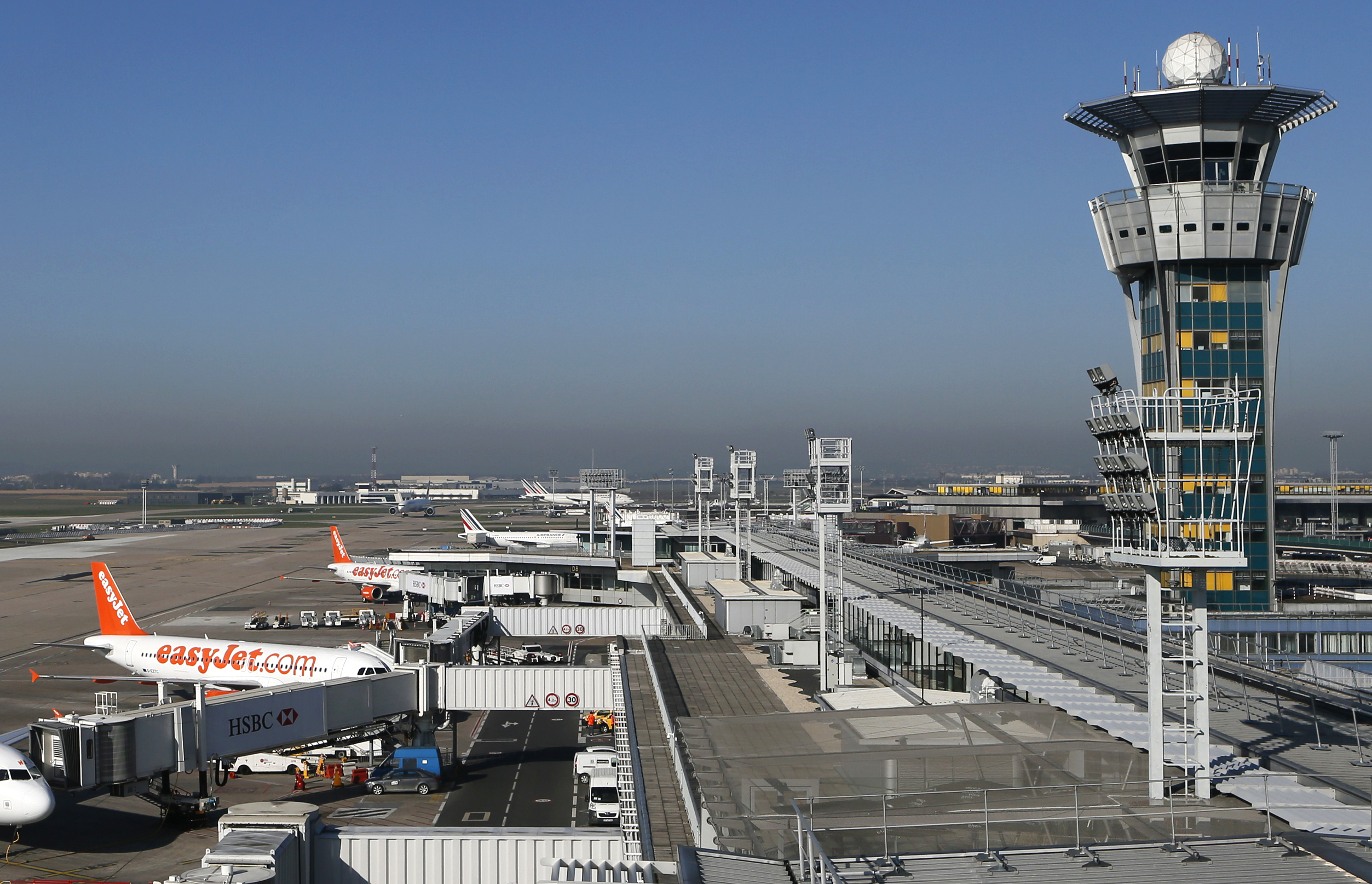 Un quart des vols annulés aux aéroports de Paris-Orly et Toulouse lundi prochain