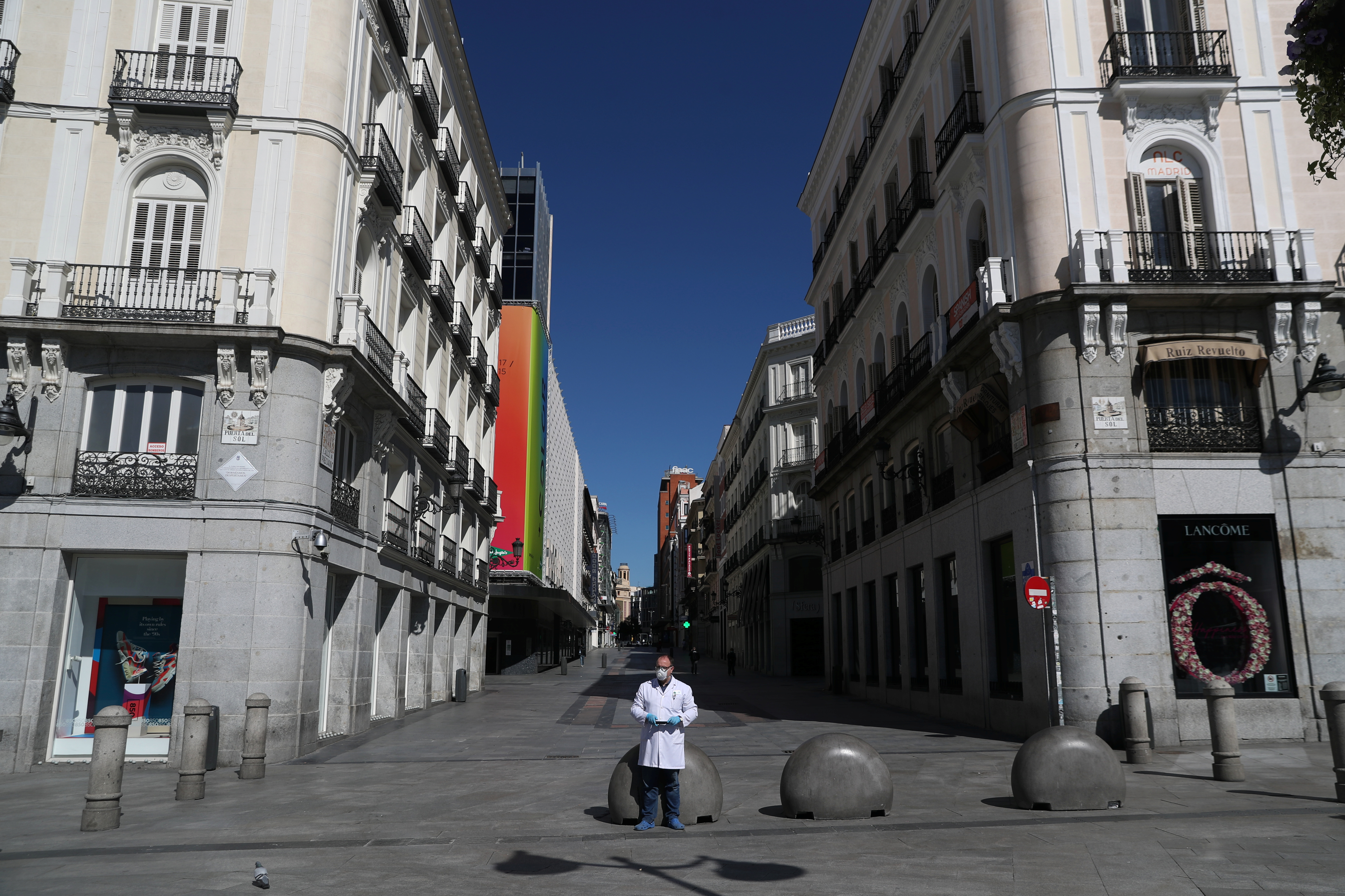 En Espagne, le travail reprend partiellement, le nombre de morts baisse