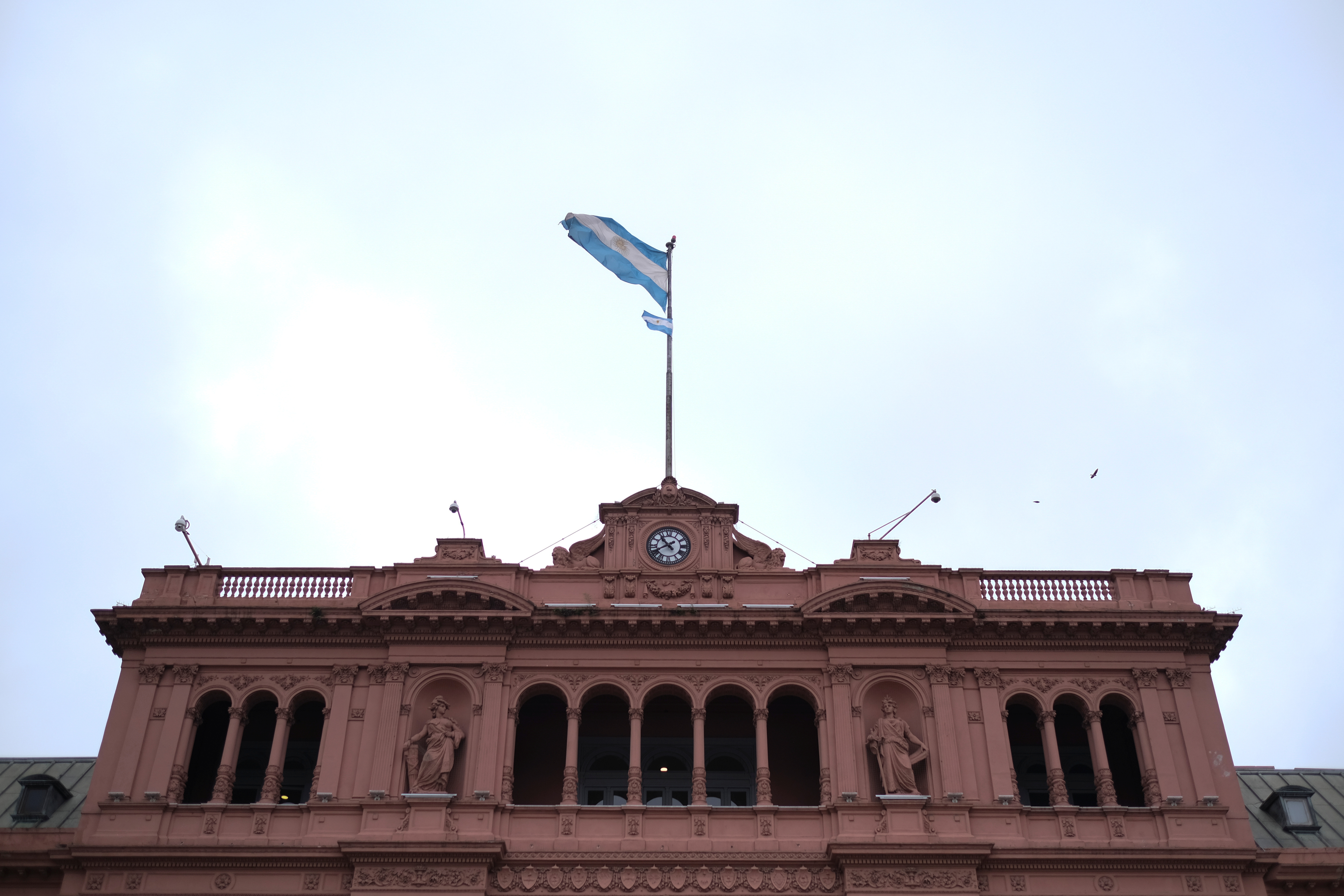 Argentine: délai expiré pour l'accord sur la dette, les négociations continuent