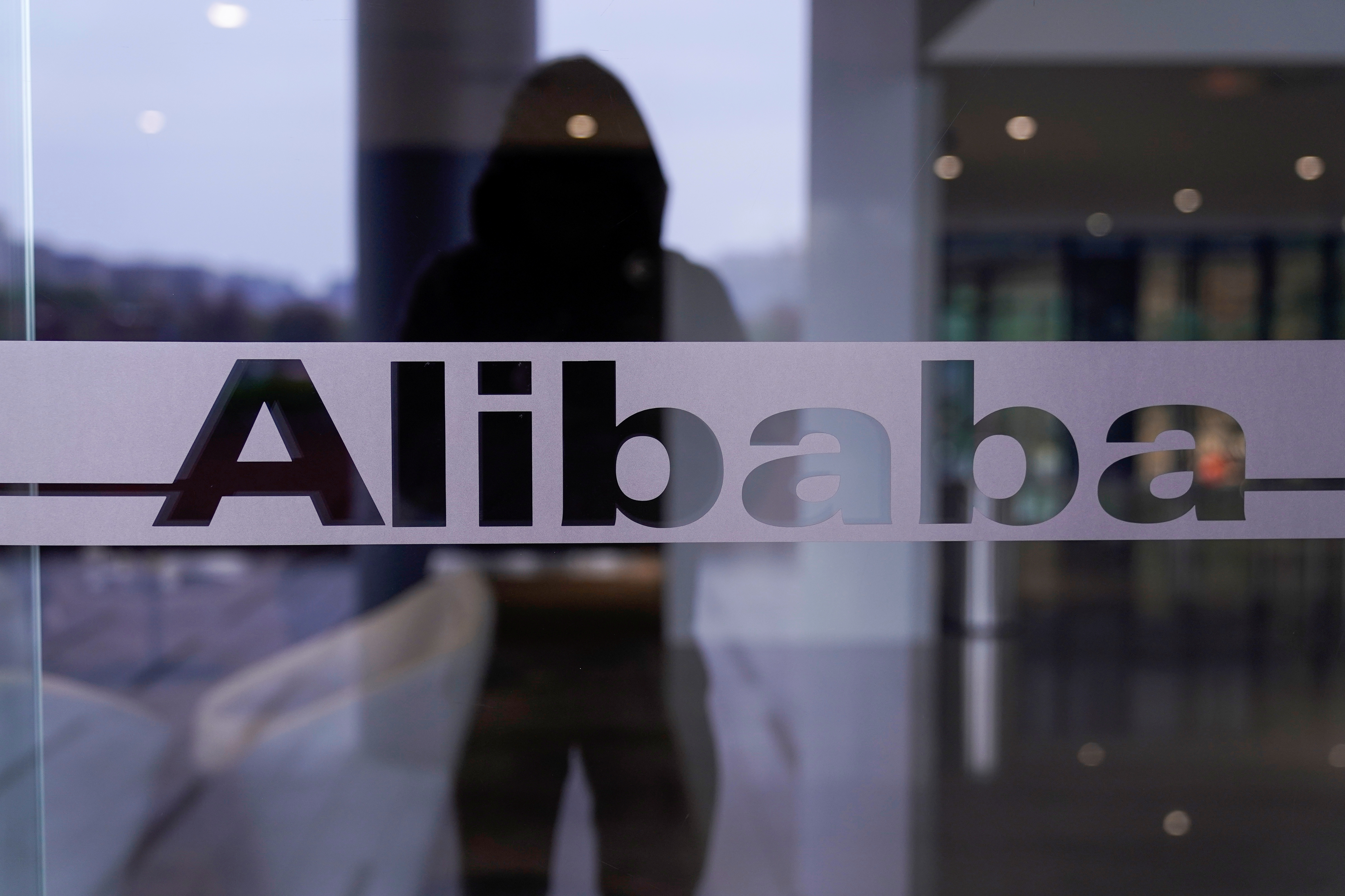 Le régulateur chinois inflige une amende astronomique à Alibaba... qui bondit en Bourse (+6%)