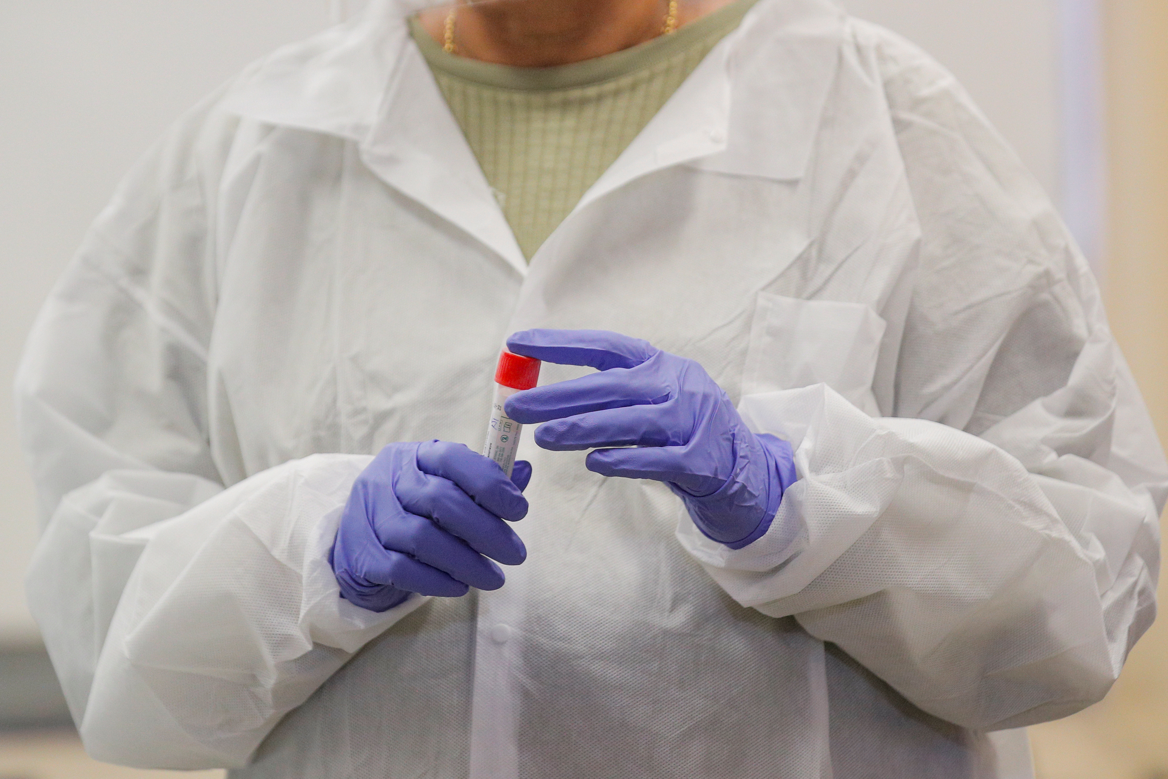 Les 700.000 tests par semaine restent fondamentaux