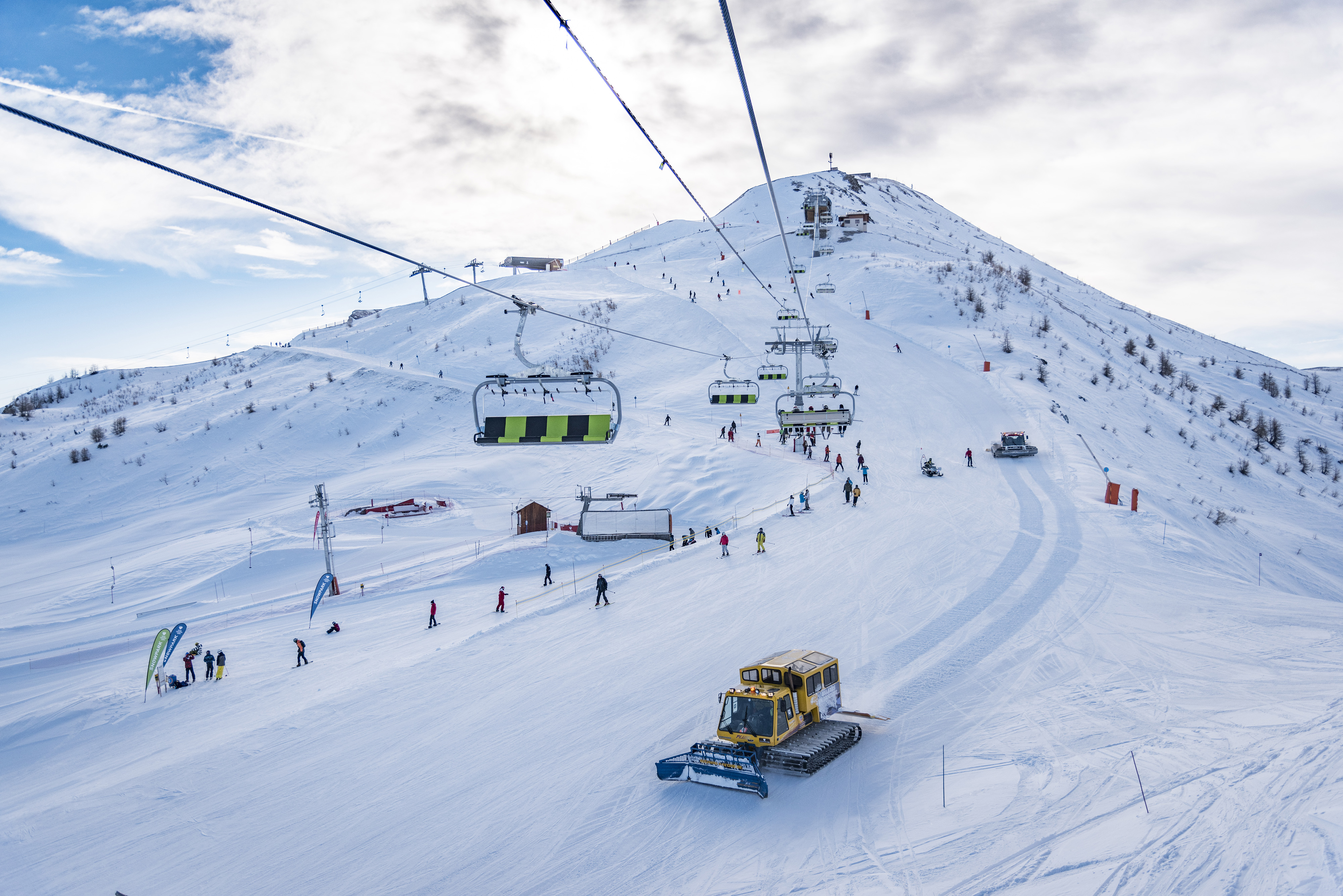 Face aux critiques, ce rapport sur le tourisme en montagne maintient que « le ski n'est pas mort »