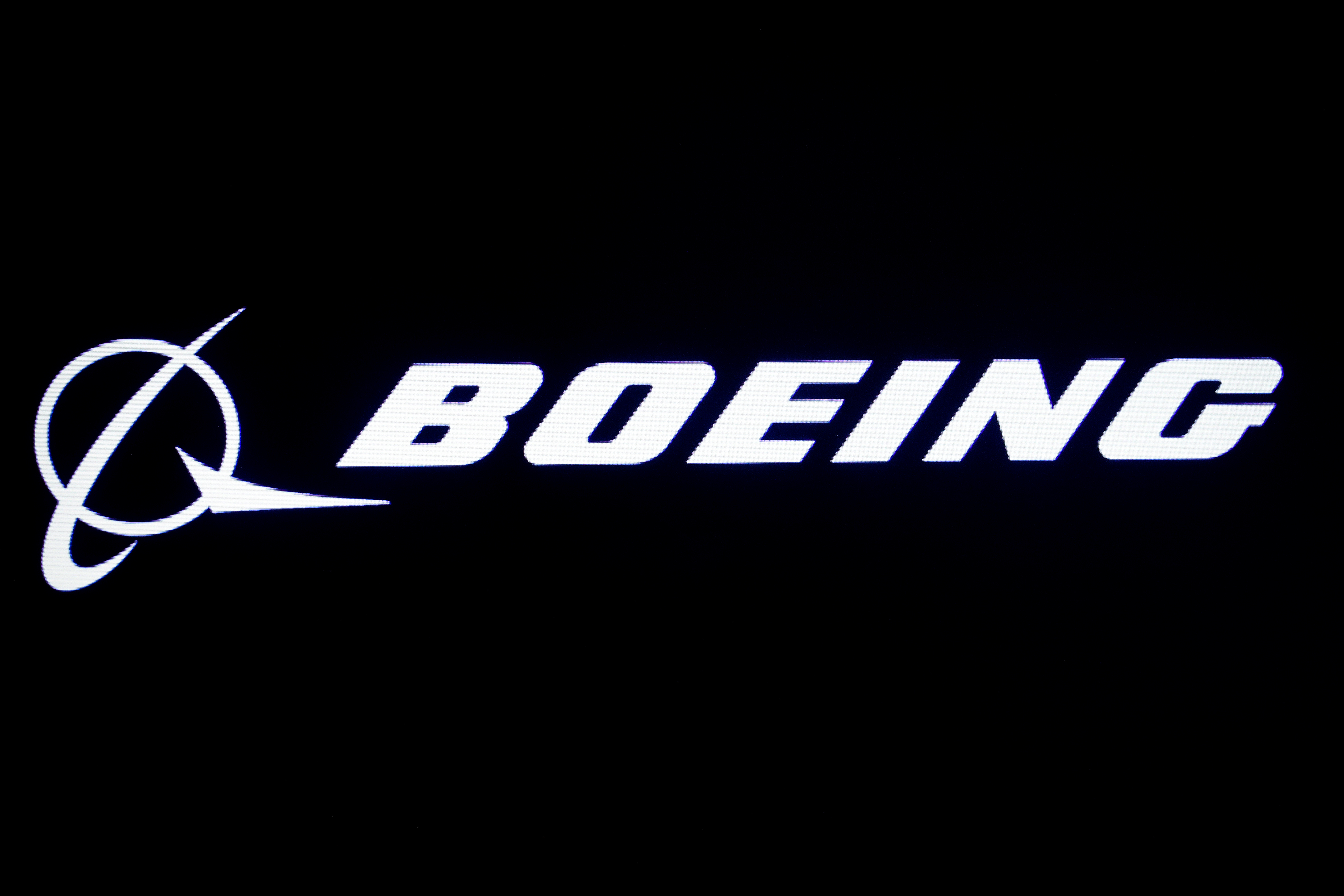 Boeing va encore ralentir sa production et supprimer davantage de postes