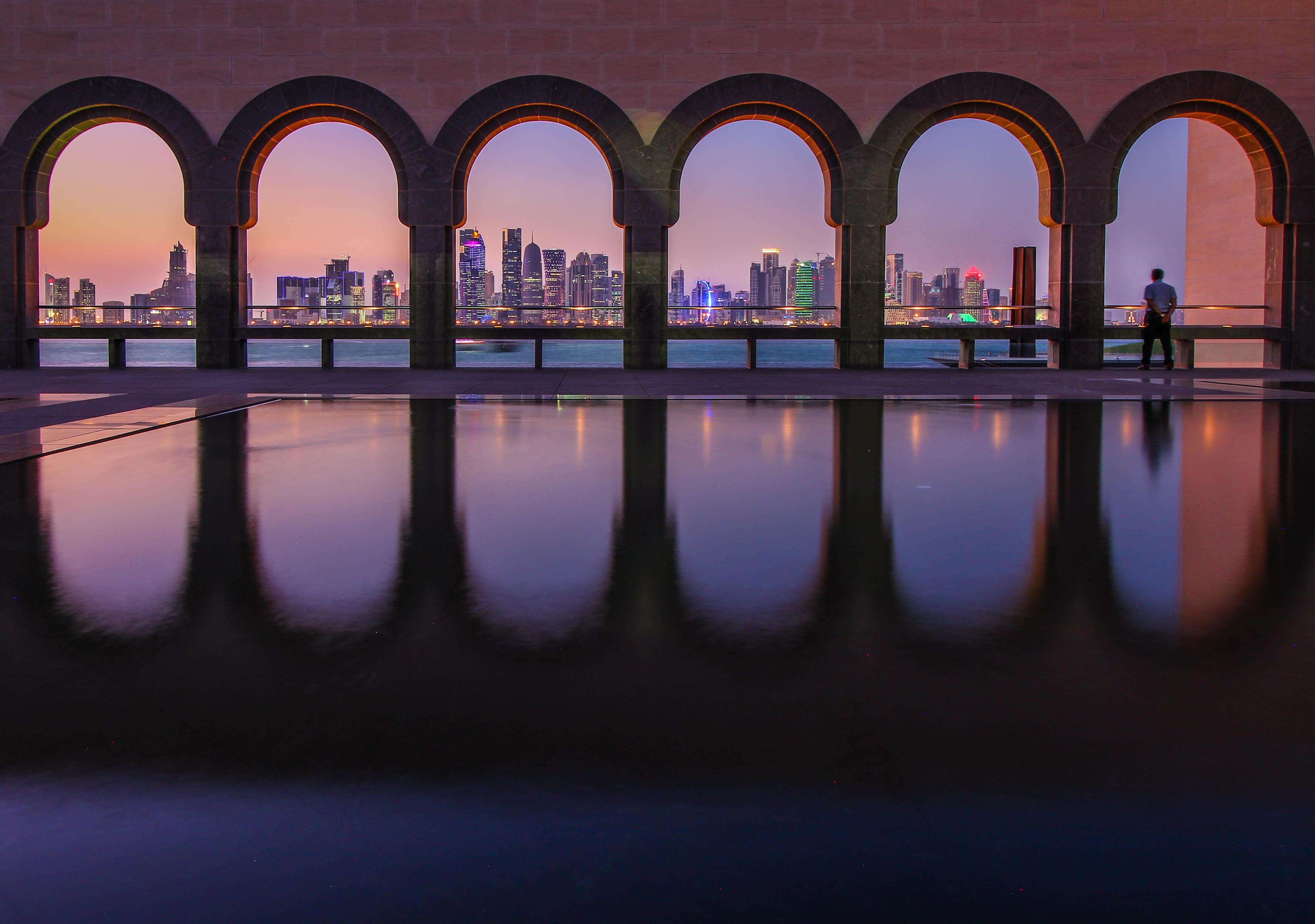 Influencer pour exister : comment le Qatar s'achète une place au sommet
