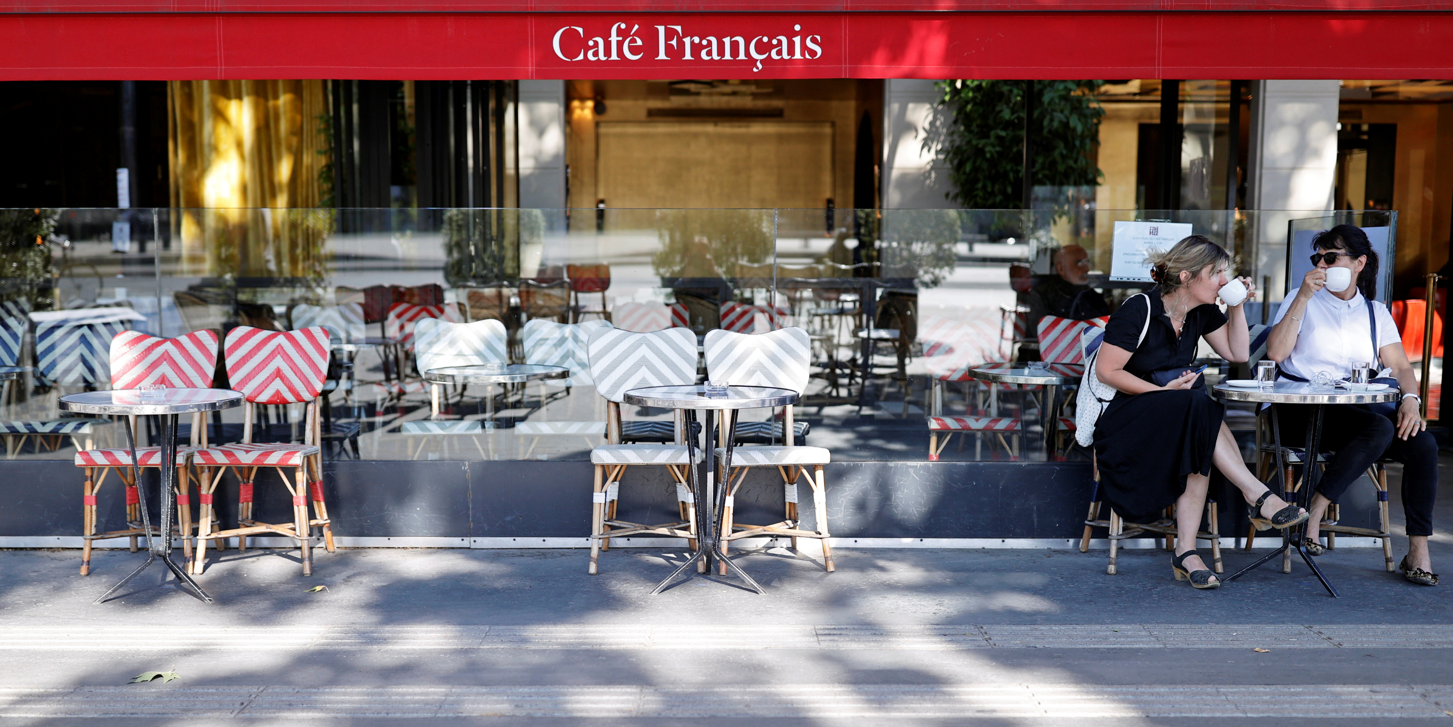 Discours de Macron: soulagés, les restaurateurs d'Ile-de-France s'inquiètent déjà: la clientèle reviendra-t-elle ?