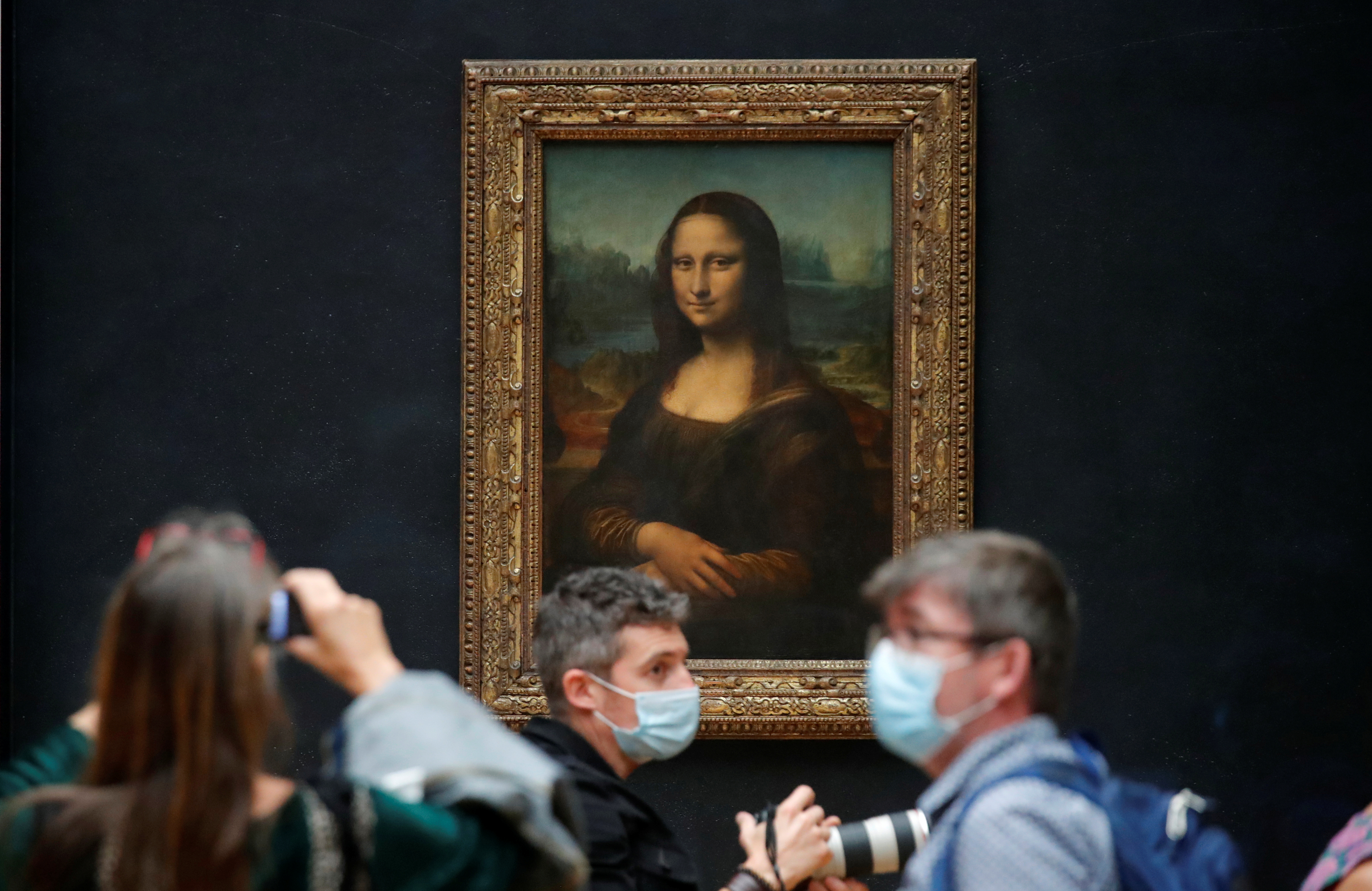 Après trois mois de fermeture, le musée du Louvre rouvre en mode mineur