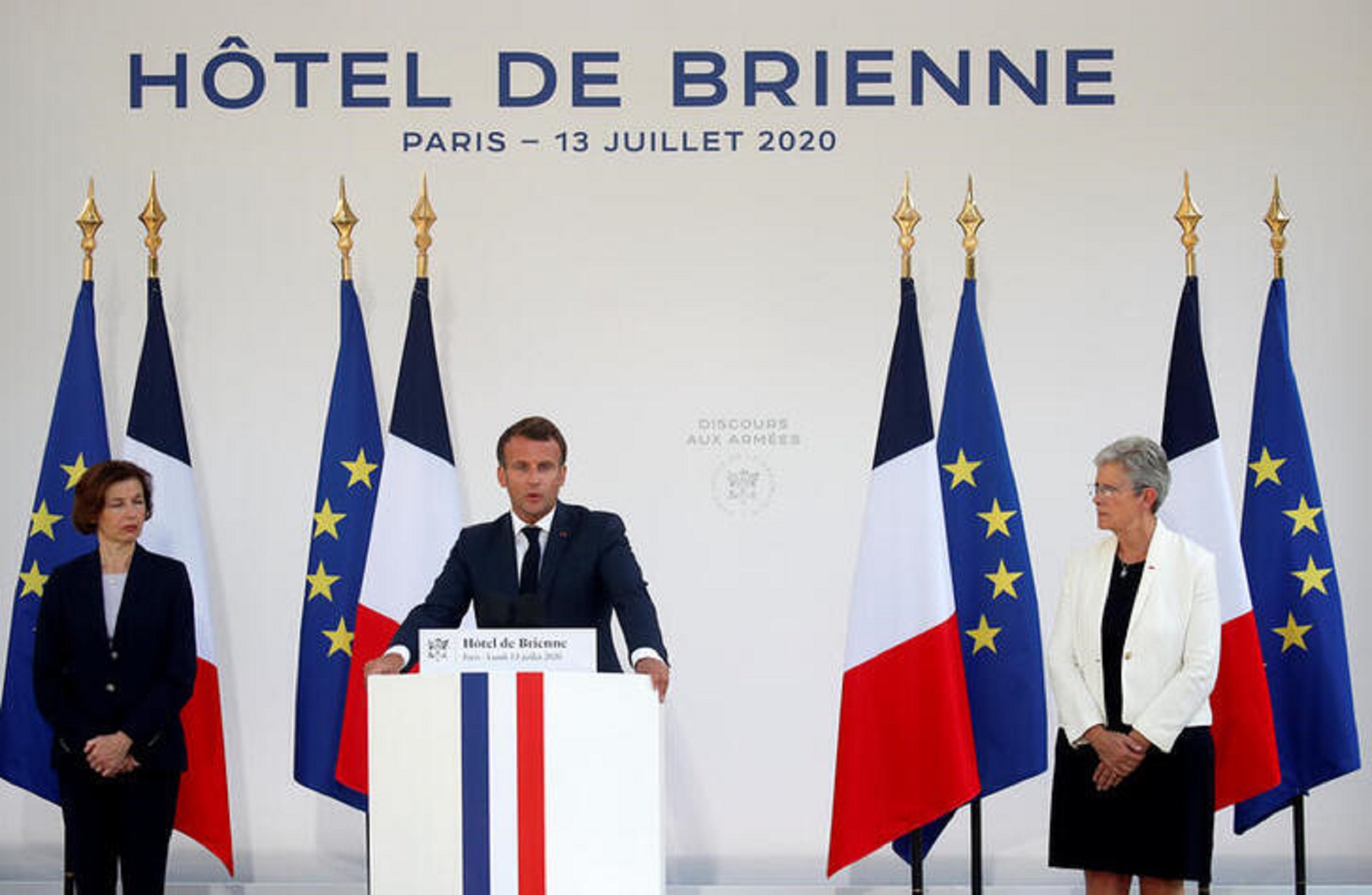Défense : Emmanuel Macron promet de tenir le cap budgétaire pour les armées