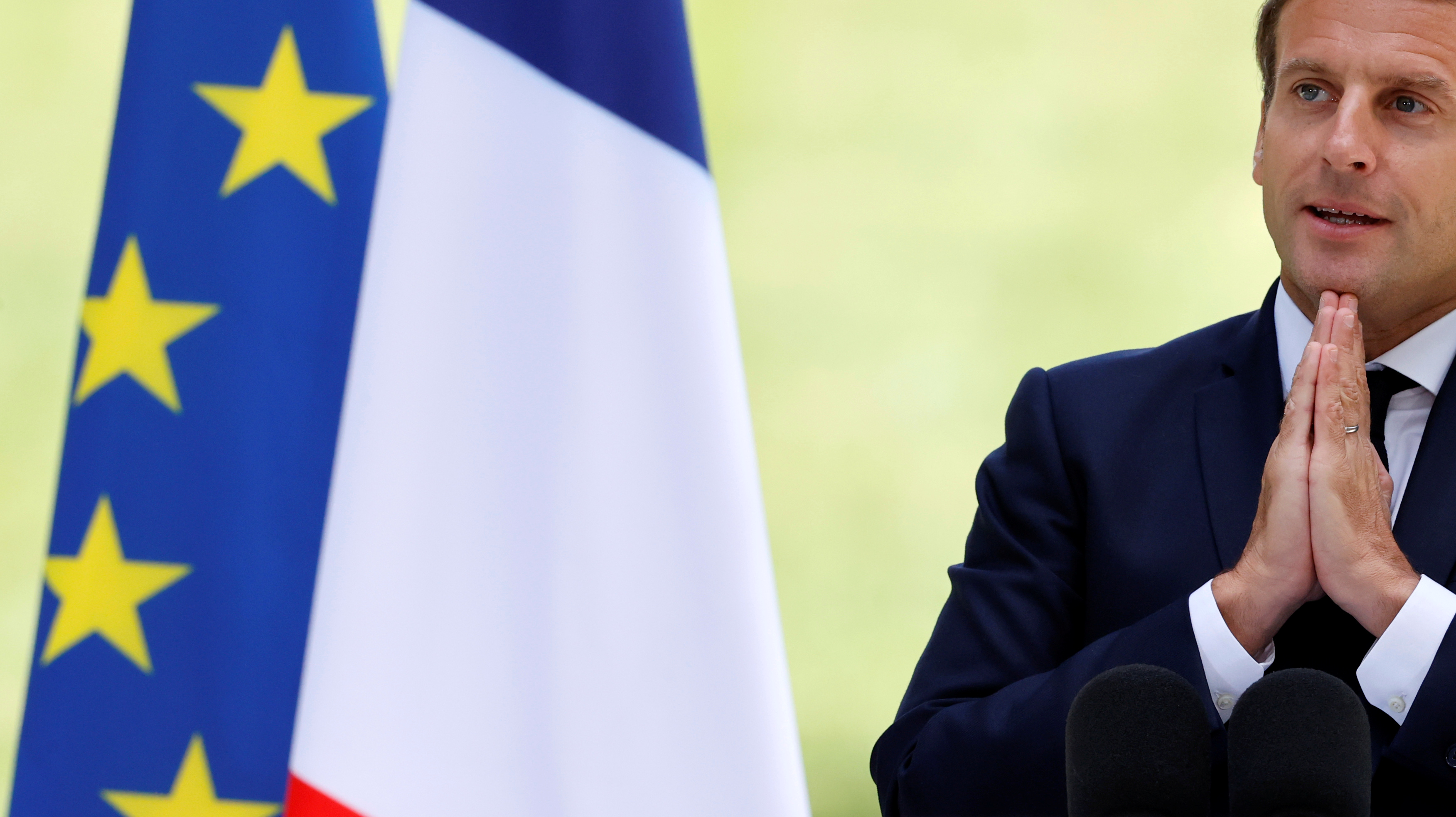 Macron et les patrons, une histoire d'amour contrariée