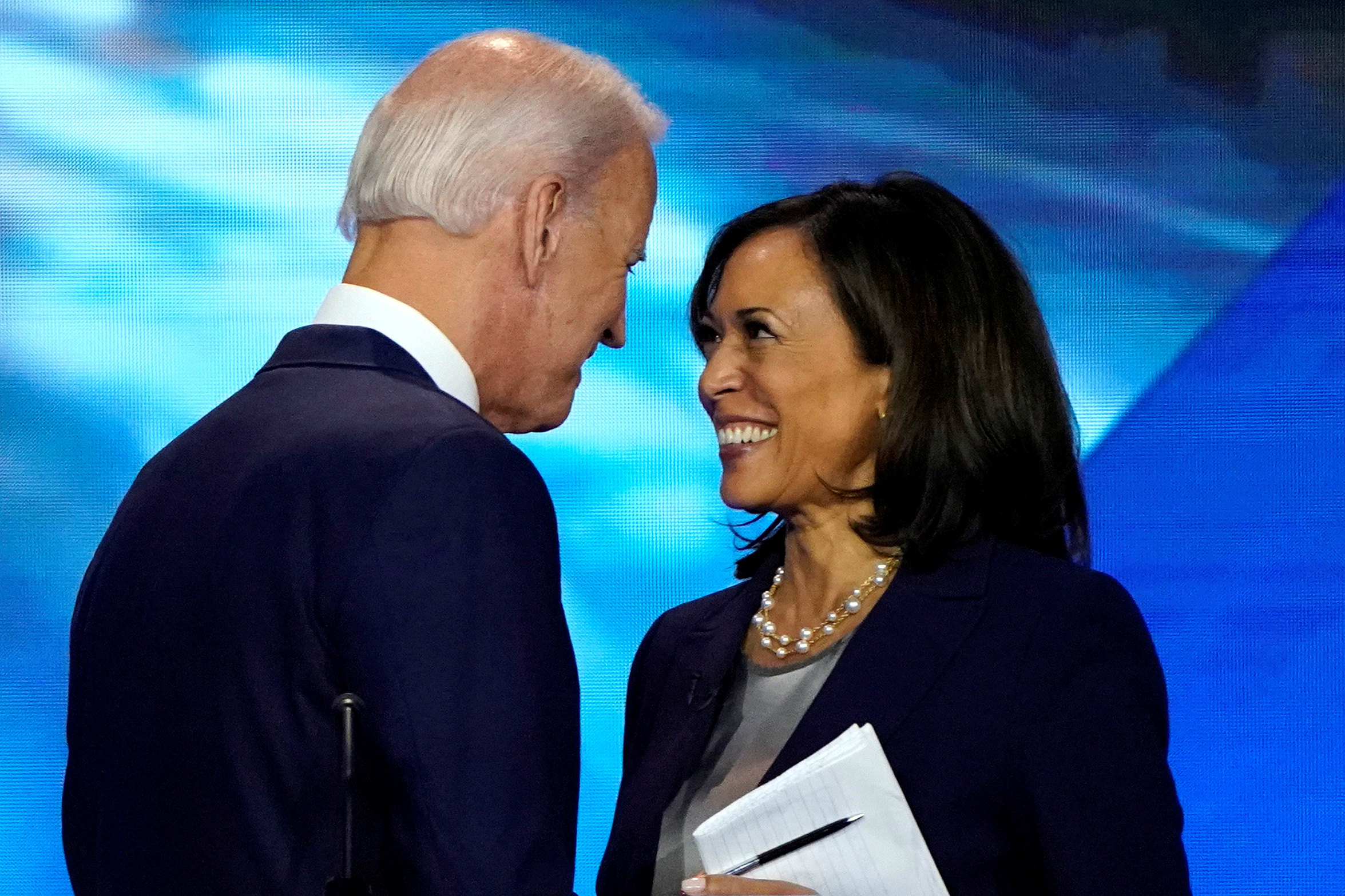 Présidentielle US : Joe Biden choisit Kamala Harris pour l'aider à gagner