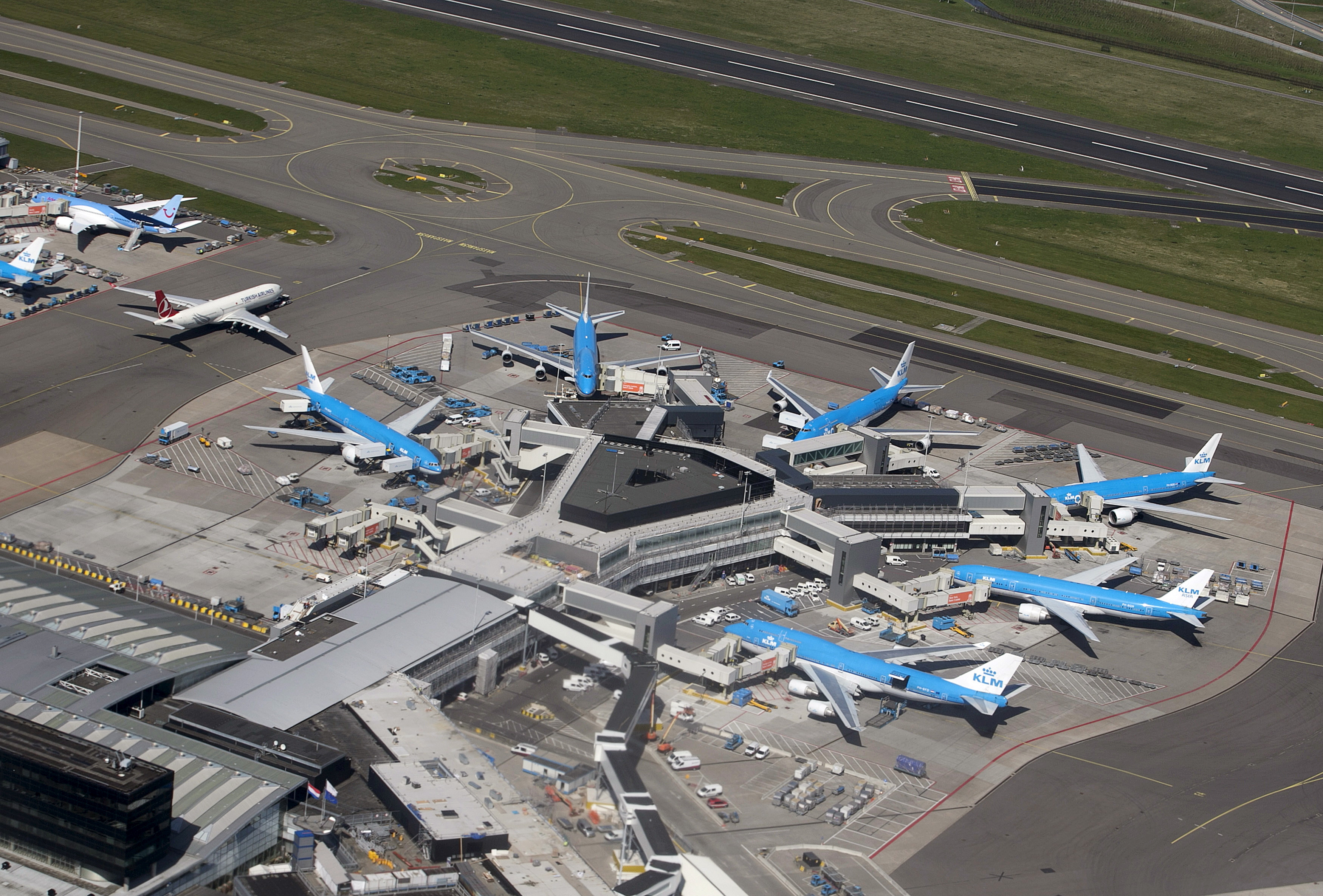 Les aéroports européens n'arrivent pas à faire face à la reprise du trafic, faute de personnels