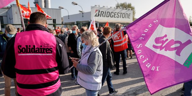 Retraites, licenciements chez Auchan, Bridgestone...: les syndicats cherchent à mobiliser