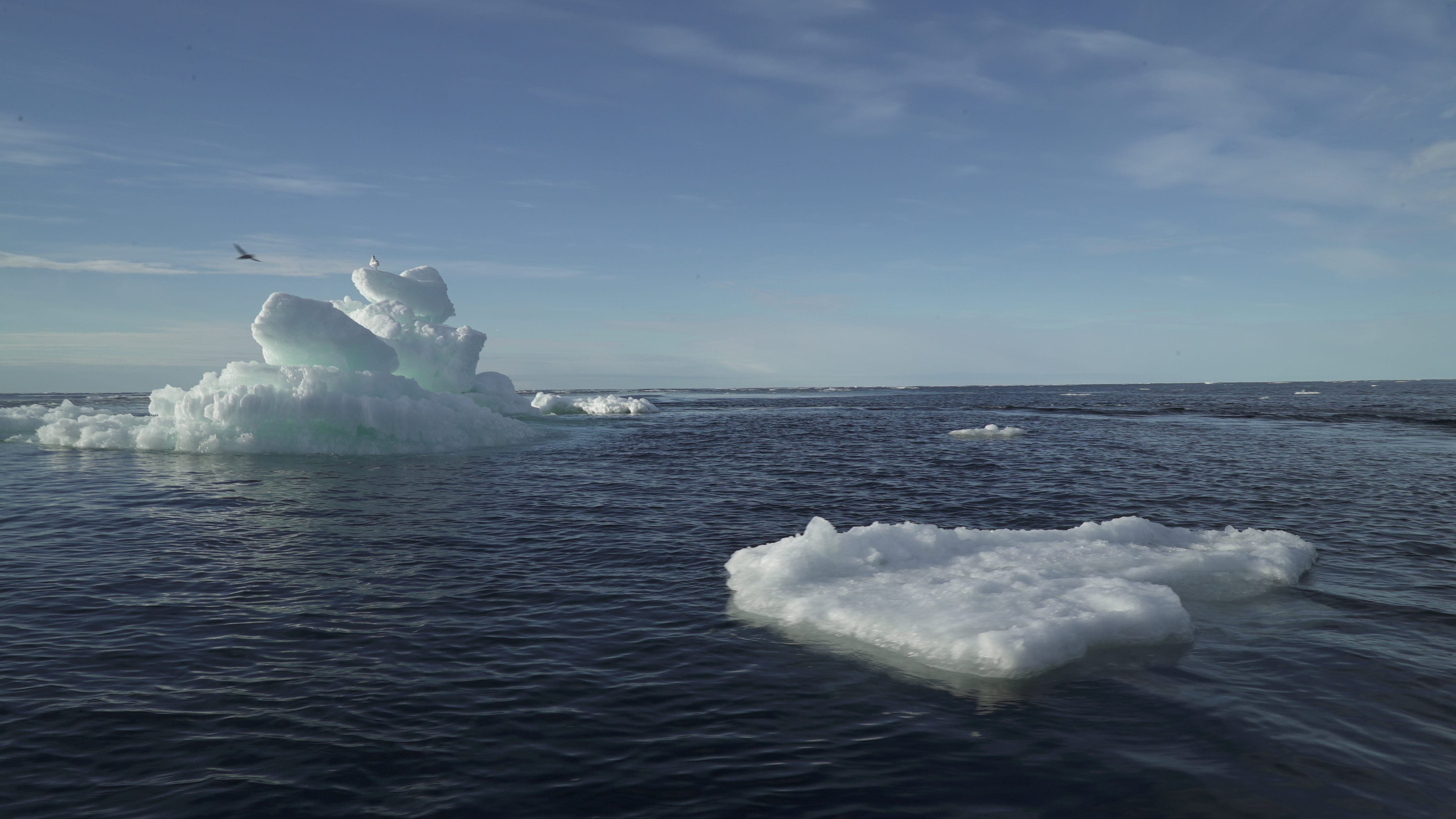 L'Arctique se réchauffe trois fois plus vite que la planète et des pays profitent de la fonte des glaces