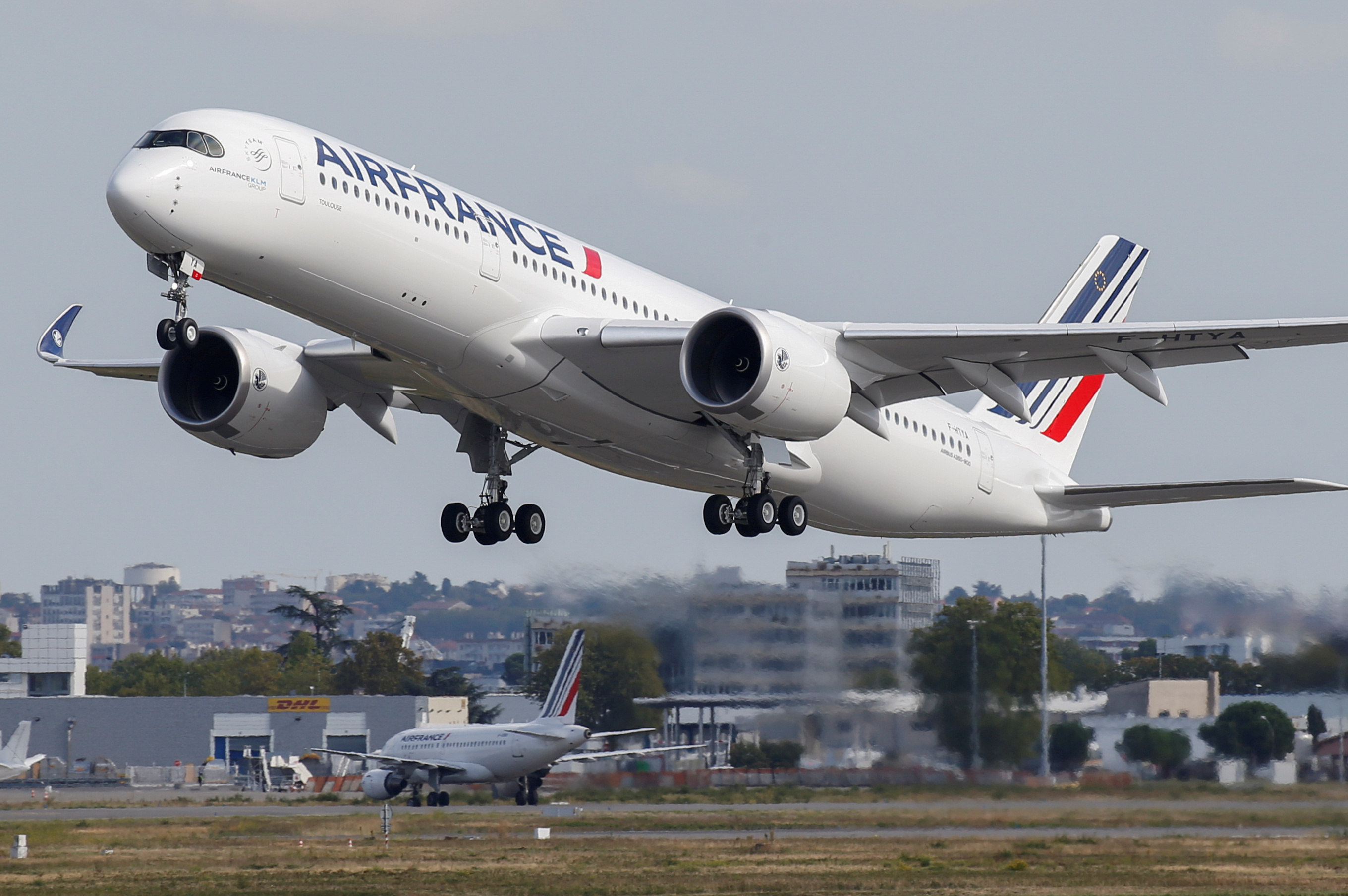 Air France prévoit encore une perte colossale de deux milliards d'euros en 2021