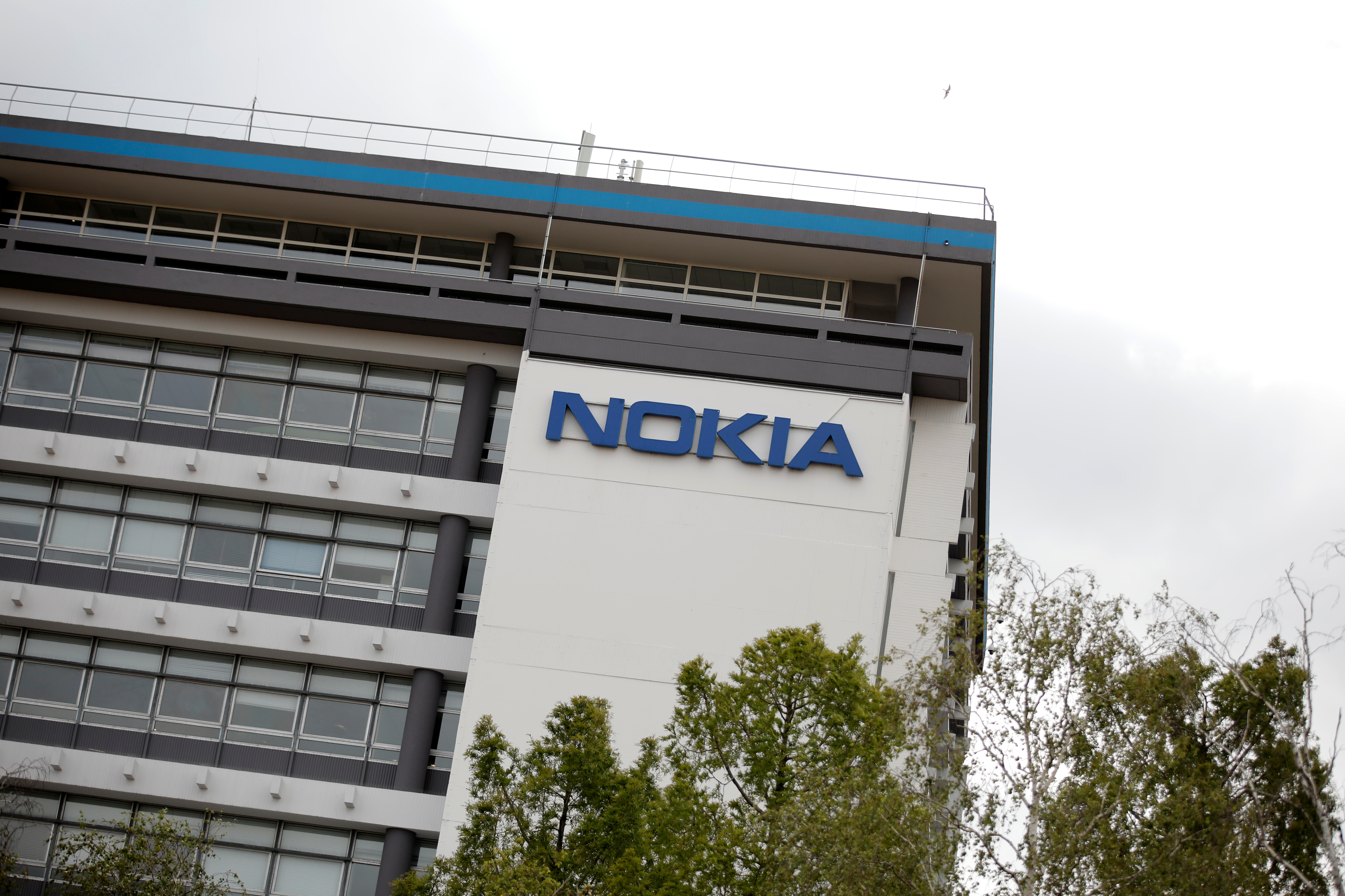 Les salariés de Nokia France défilent contre les suppressions de postes