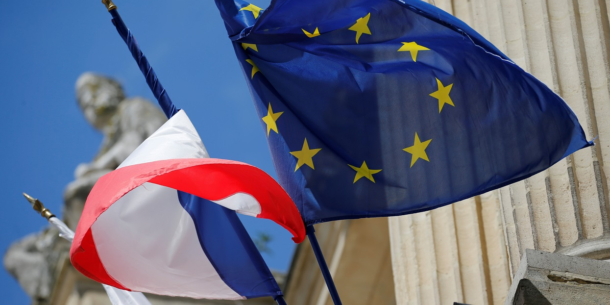 Couvre-feu en France, durcissement des restrictions chez les voisins européens face au Covid-19
