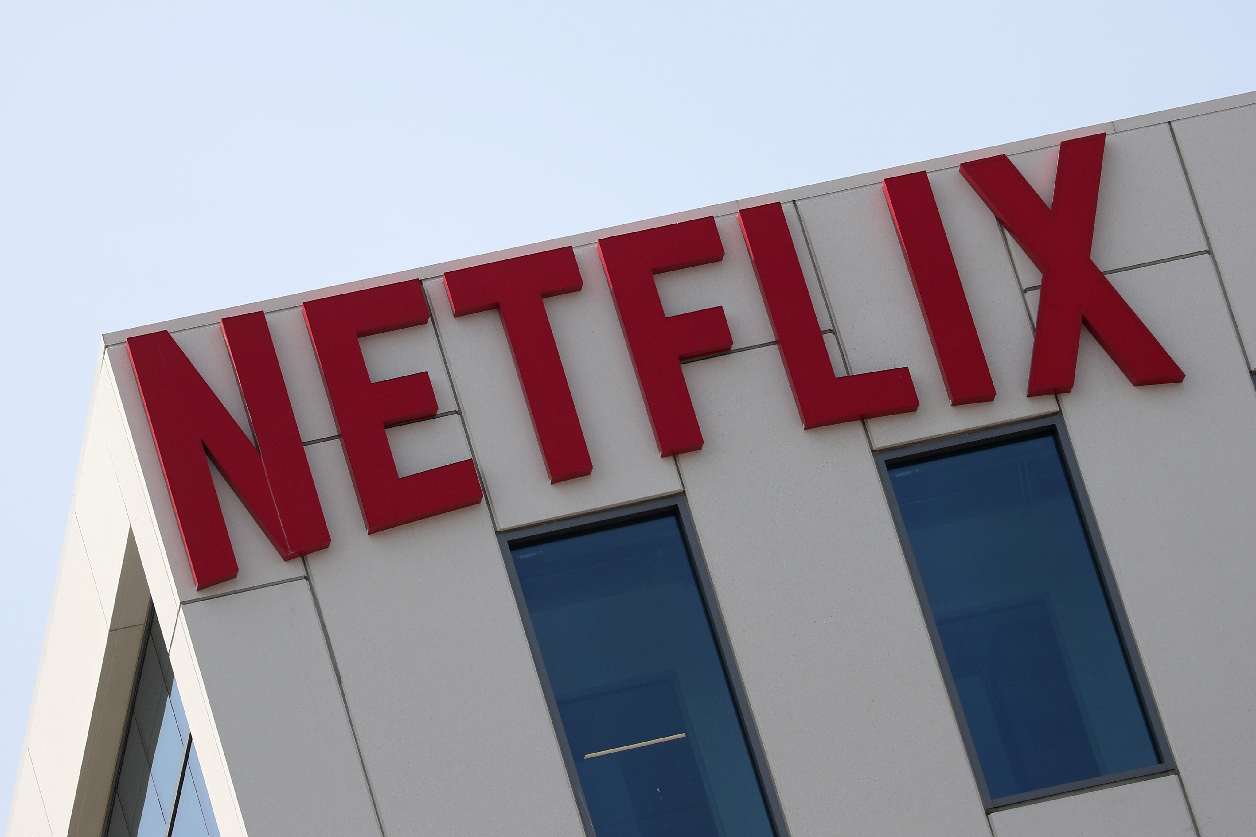 Après l'aubaine des confinements, Netflix confronté à la saturation de ses marchés