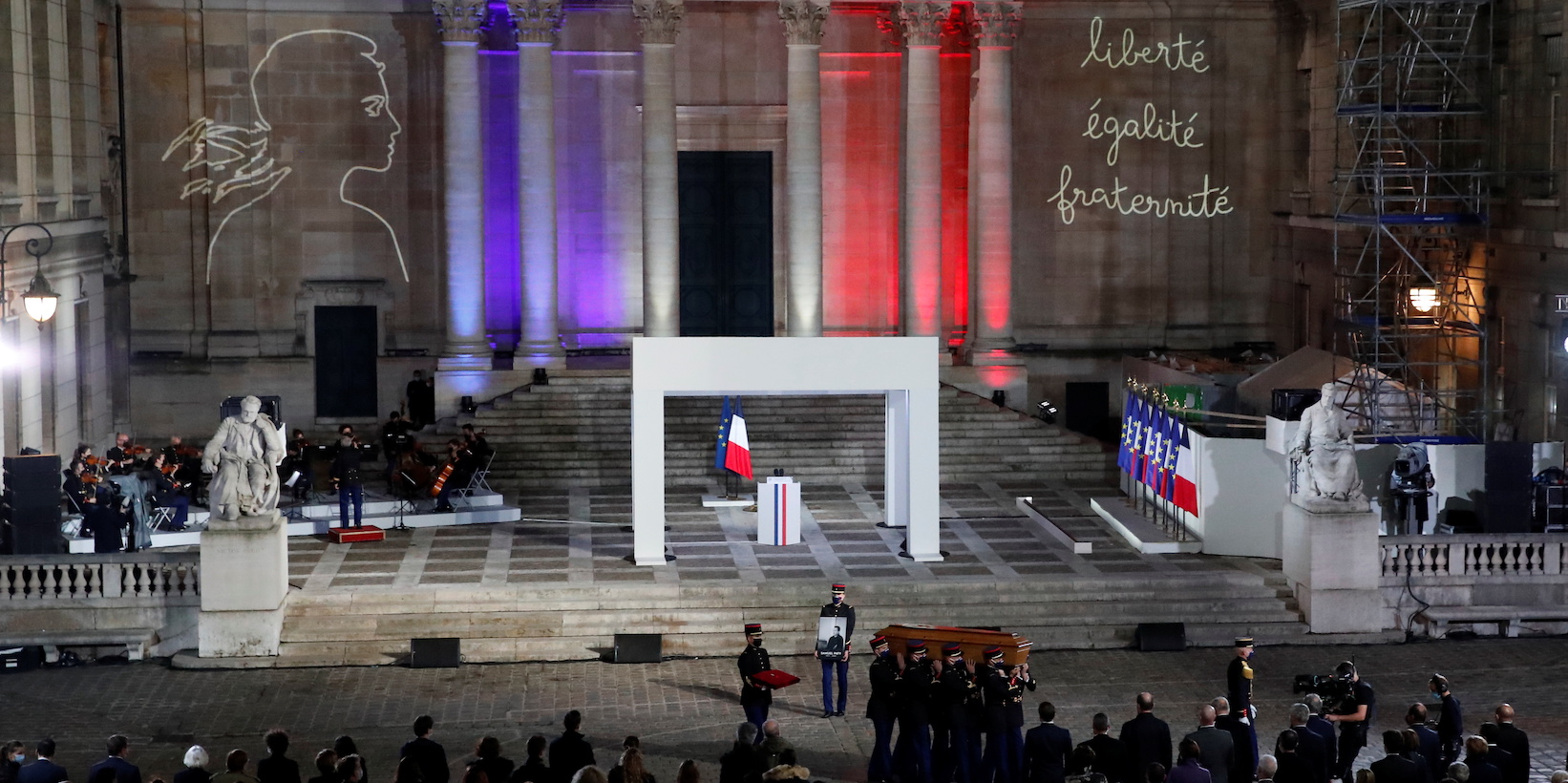 Le temps politique comme suspendu par l'union nationale