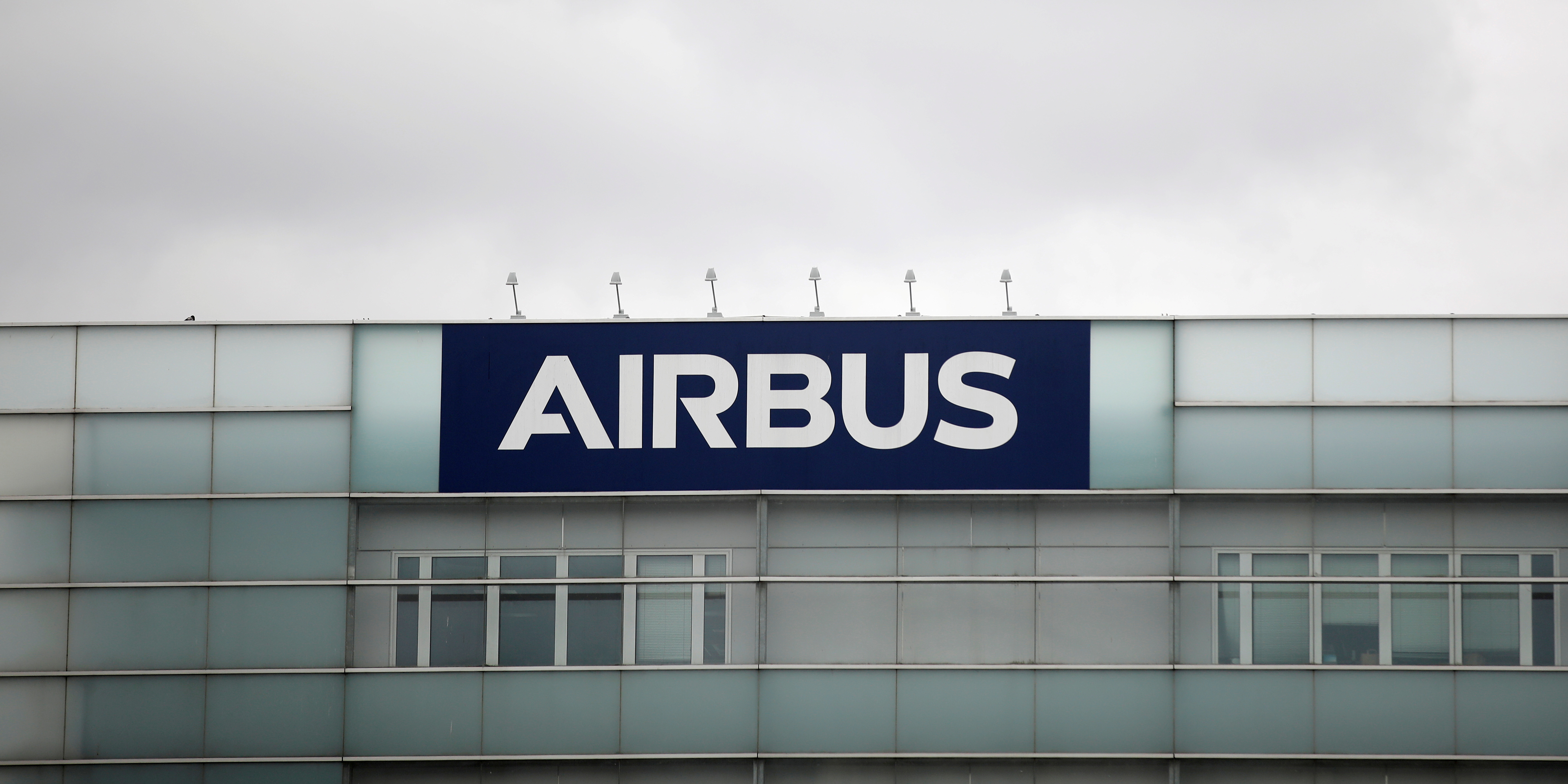 Dans le rouge au troisième trimestre, Airbus parvient à dégager de la trésorerie
