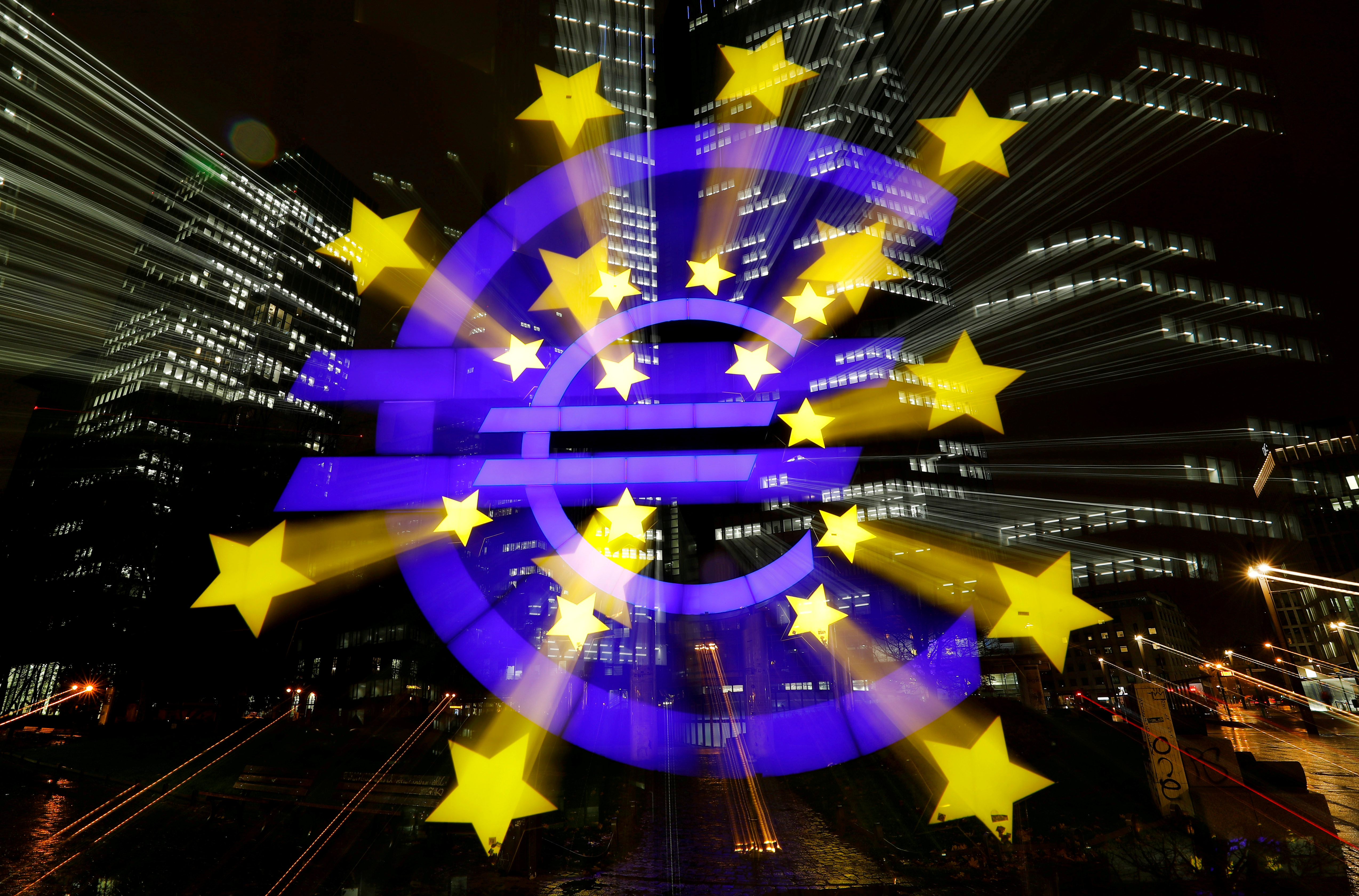 Zone euro: 2021 signe un rebond historique (+5,2%) après le grand plongeon de 2020 (-6,4%)