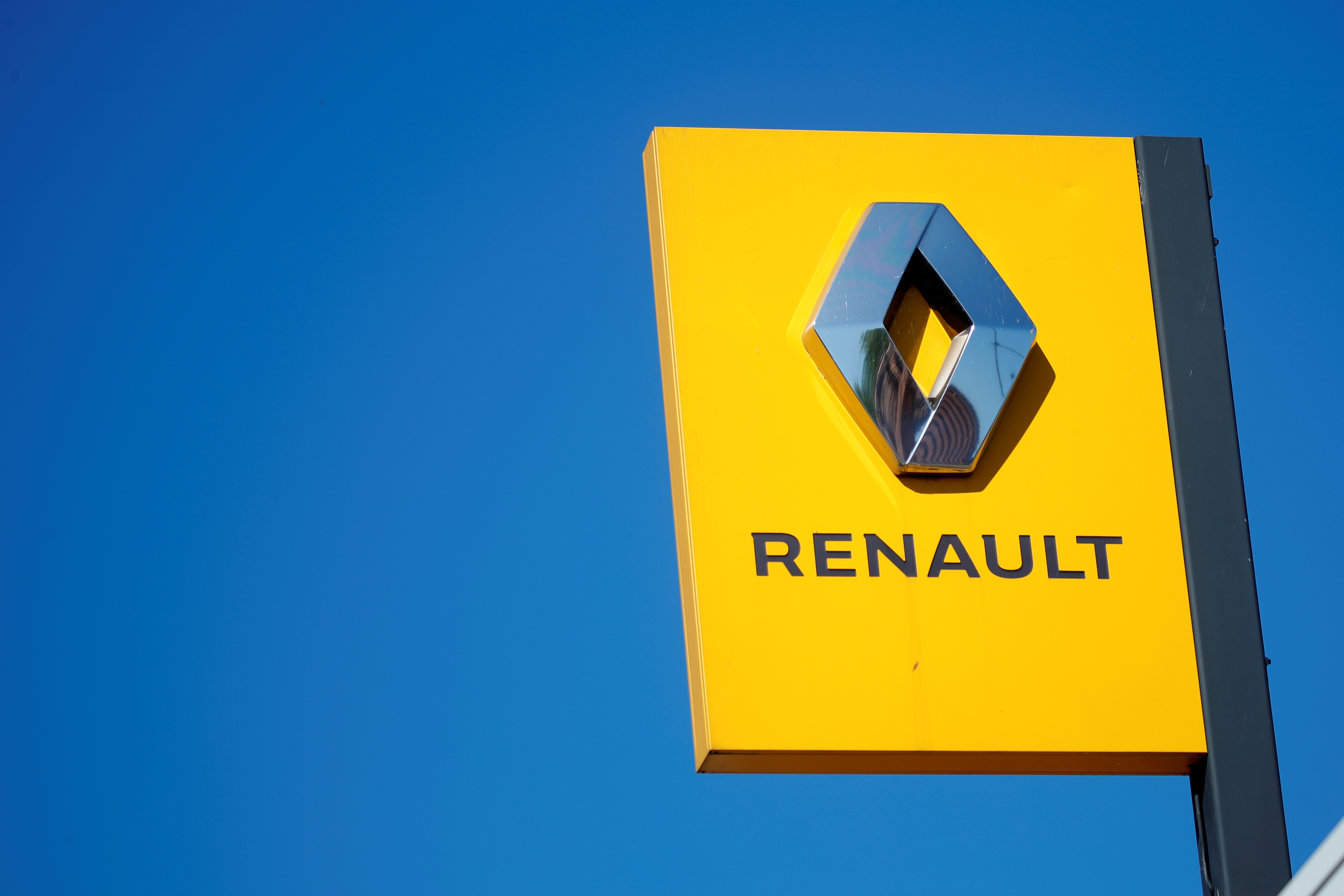 Renault instaure le télétravail à la carte (trois jours par semaine plus 35 jours de bonus)