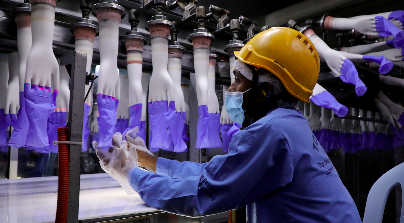 Covid-19: trop d'ouvriers contaminés, Top Glove (70 milliards de gants chirurgicaux par an) va fermer la moitié de ses usines