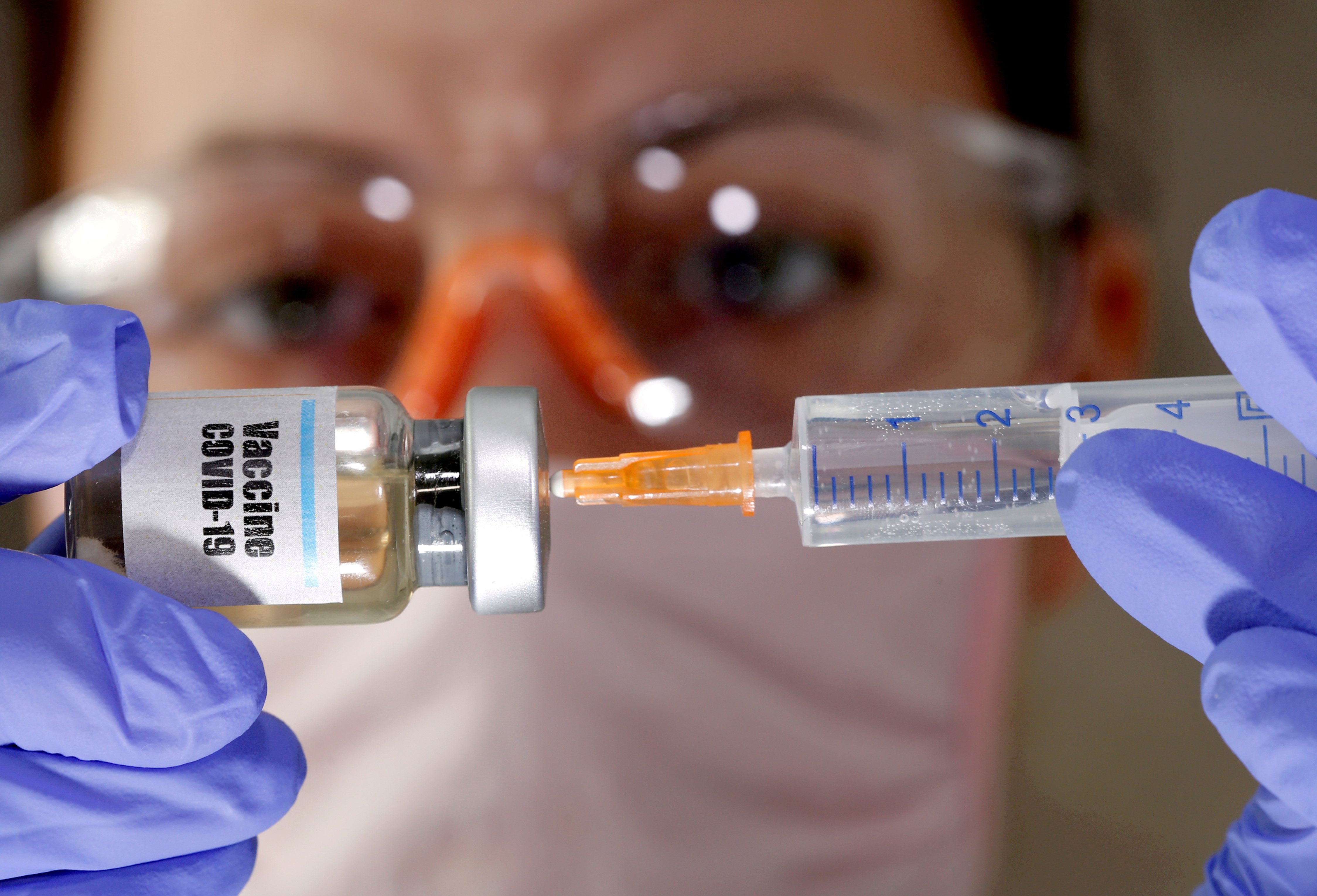 Covid-19 : la course au vaccin ne doit pas faire oublier les traitements !