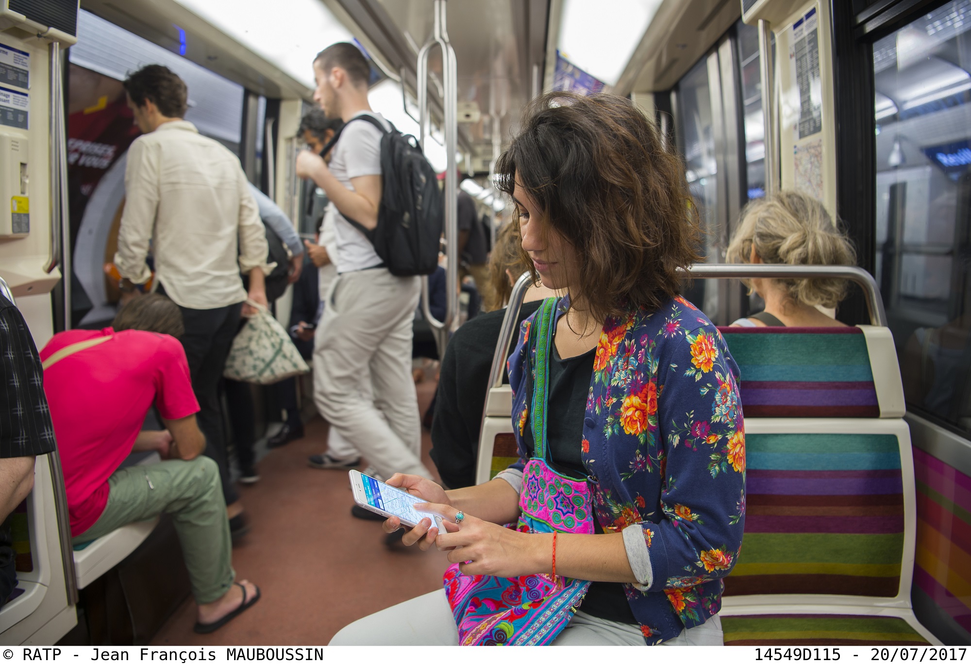 Télétravail, peu de touristes, plus d'achats sur Internet : le ticket perdant de la RATP en Île-de-France